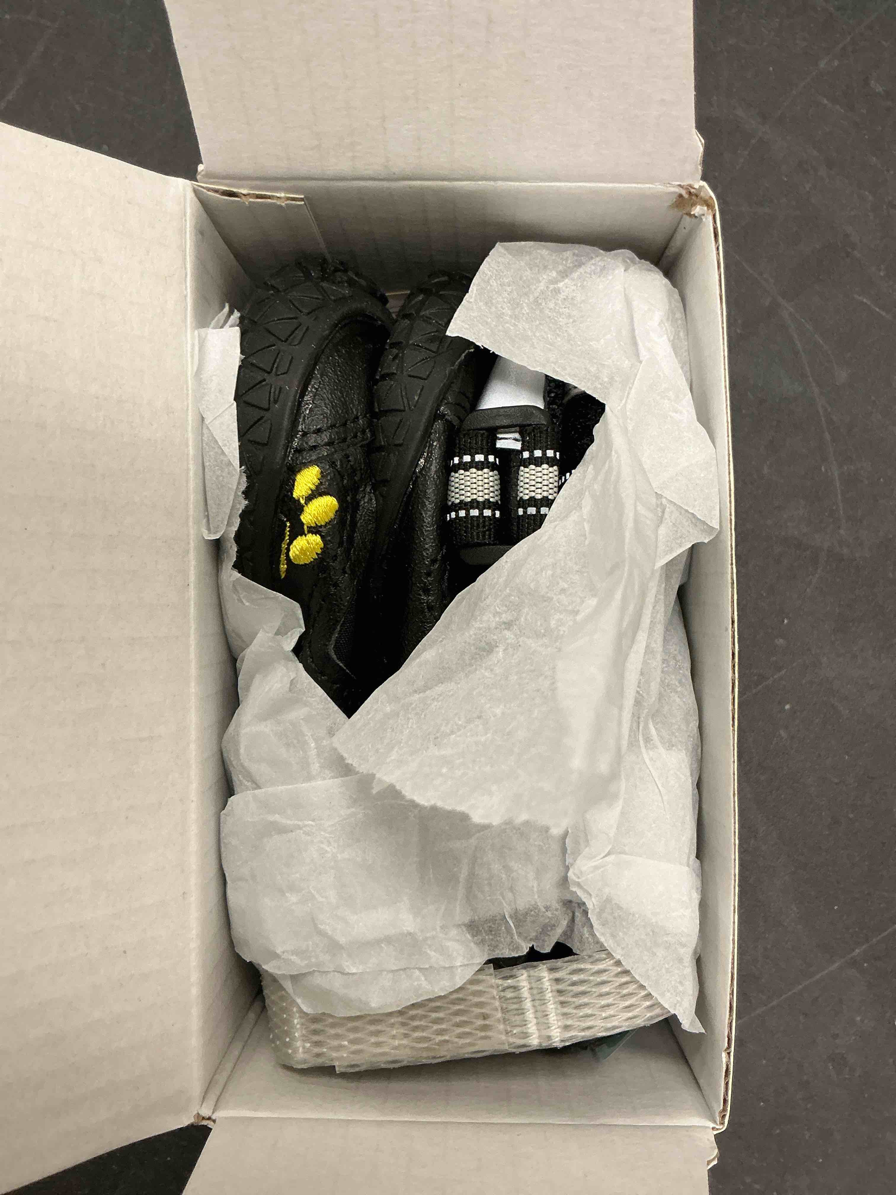 Condition photo showing New/Like New for QUMY Dog Shoes for Large Dogs, Medium Dog Boots & Paw Protectors for Winter Snowy Day, Summer Hot Pavement, Water-Resistant in Rainy Weather, Outdoor Walking, Indoor Hardfloors Skid-Resistant Sole Black Size 3: 2.0''x2.5''(W*L) (Pack of 4)