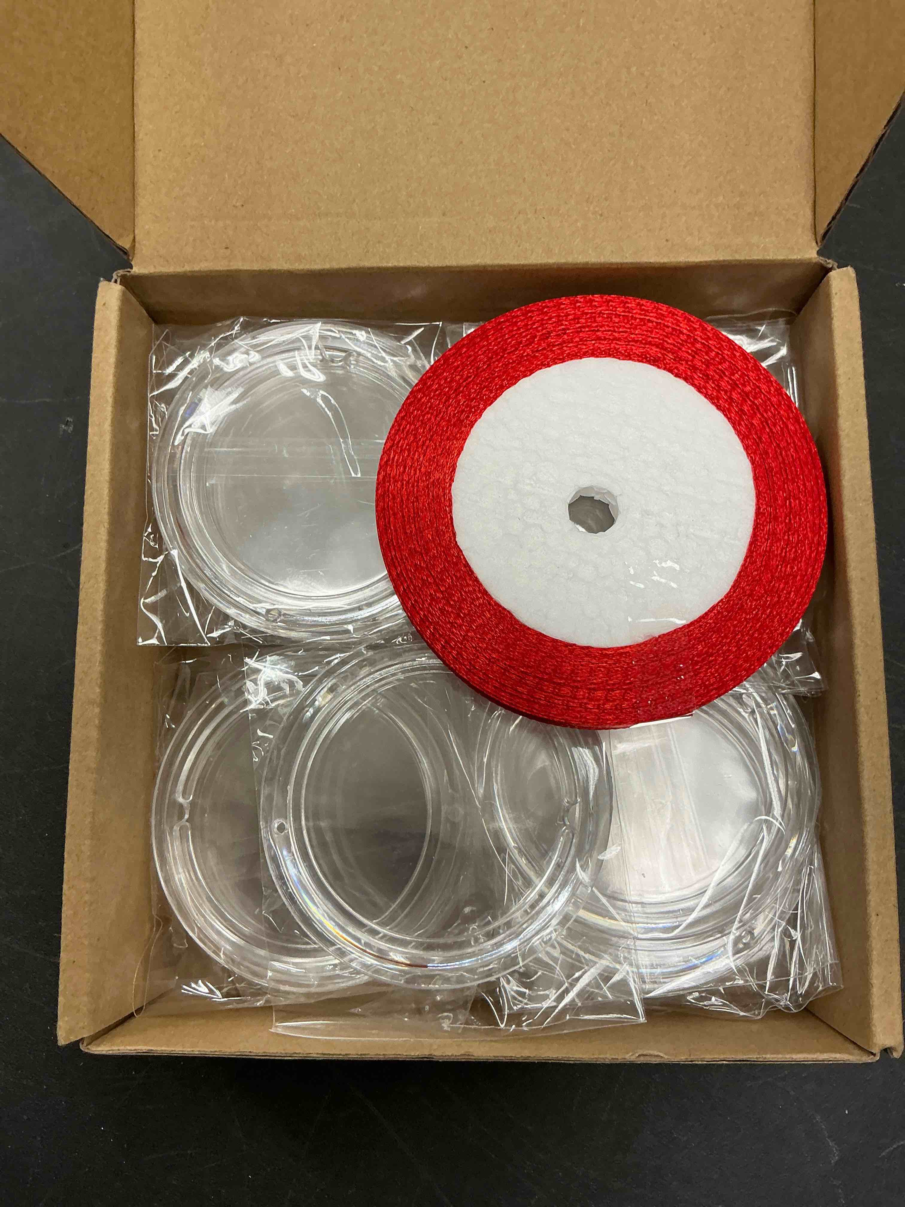 Condition photo showing New/Like New for Tondiamo 20 Pcs 20 Pcs Picture Frame Ornament Photo Christmas Round Ornament with Red Satin Ribbon Acrylic Hanging Photo Christmas Ornaments Small Frame Ornaments for Tree Decoration Wedding Picture