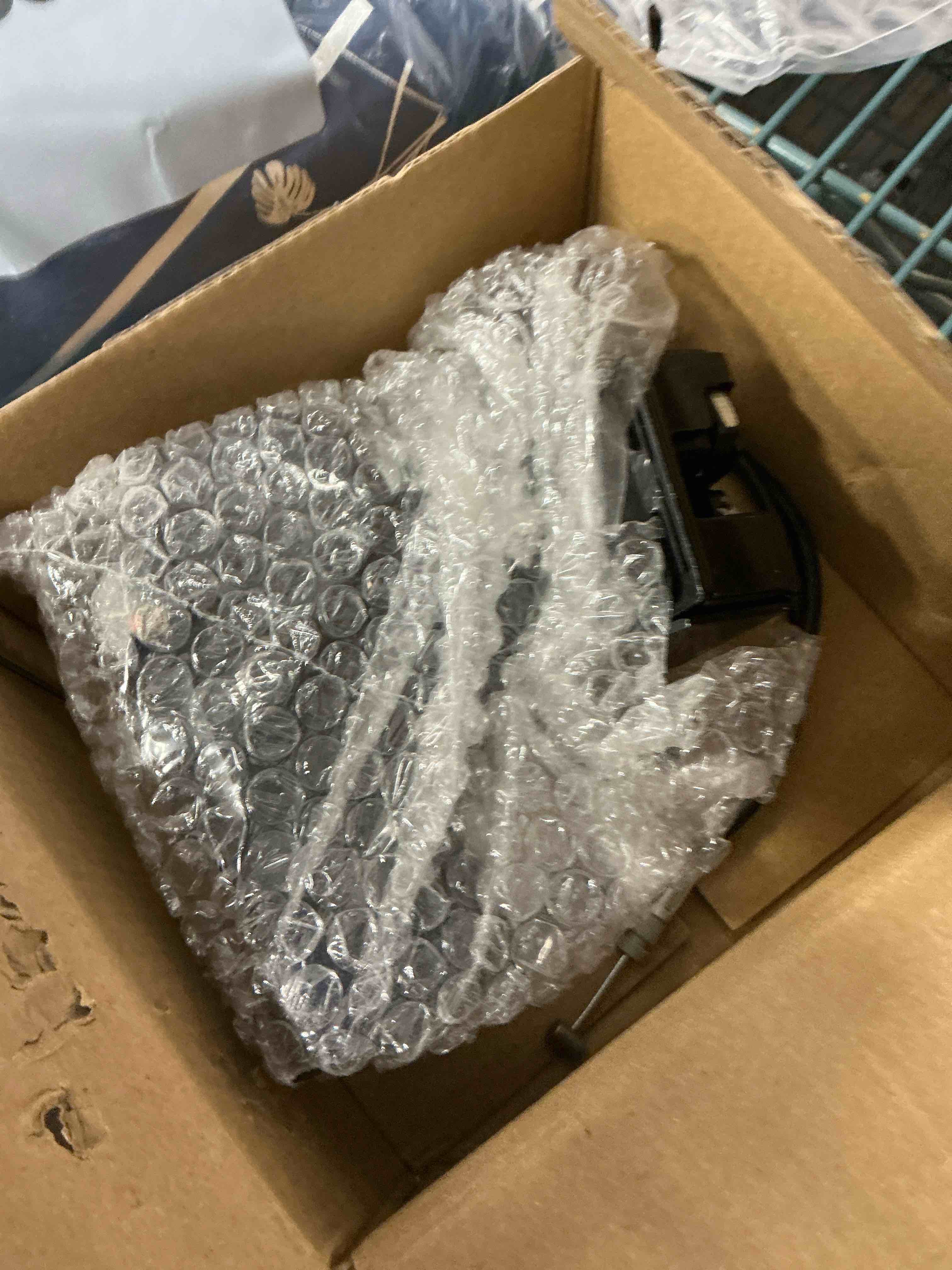 Condition photo showing Good Condition for Motoforti Trunk Latch Actuator Assembly, Rear Liftgate Tailgate Lock Actuator, for Toyota Sequoia 2001-2007, Plastic Metal,No.69301-0C010/64680-0C010