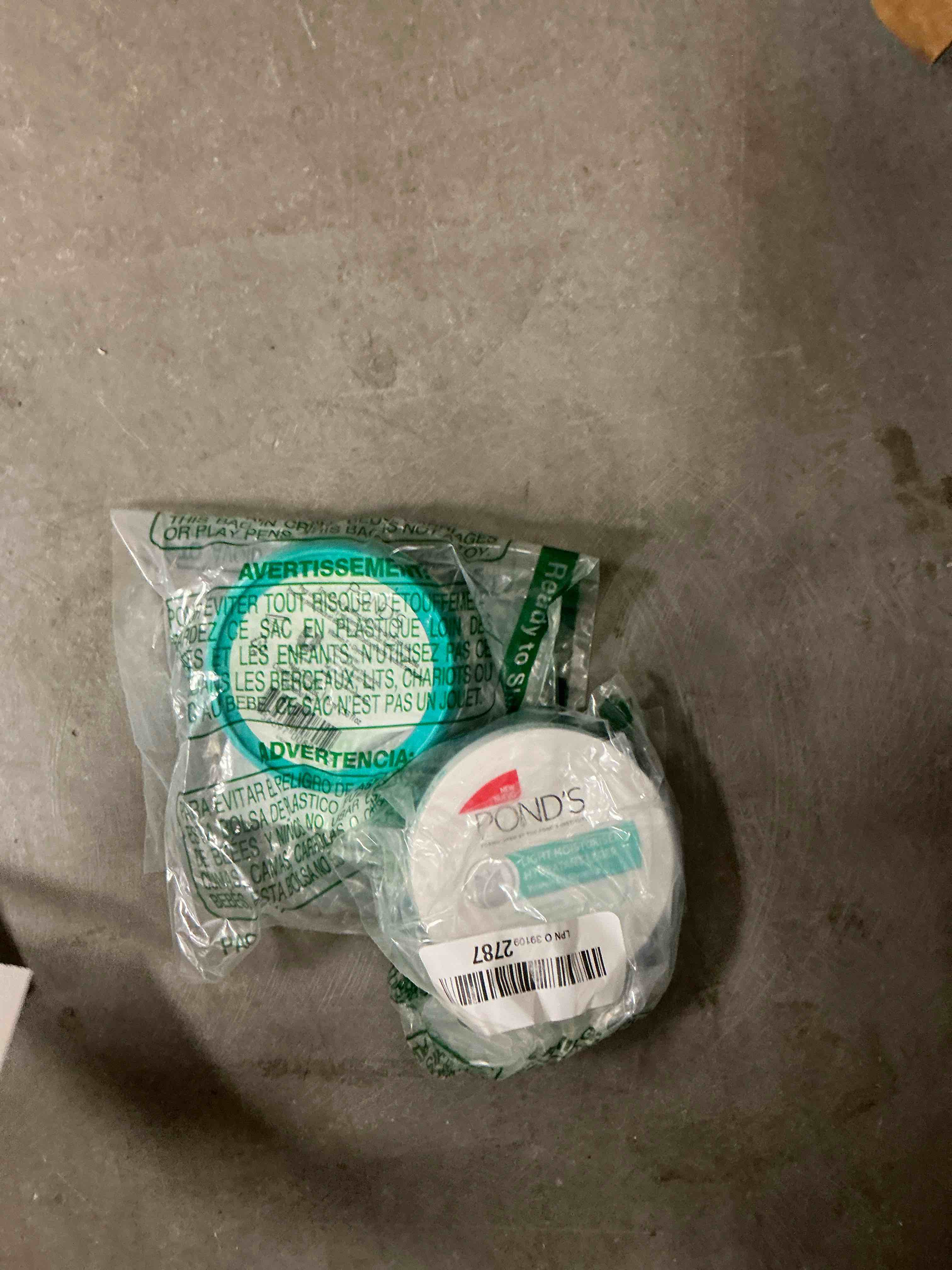 Condition photo showing New/Like New for POND S Light Moisturizer Cream for Soft and Oily Skin  SPF  15  2.5 oz