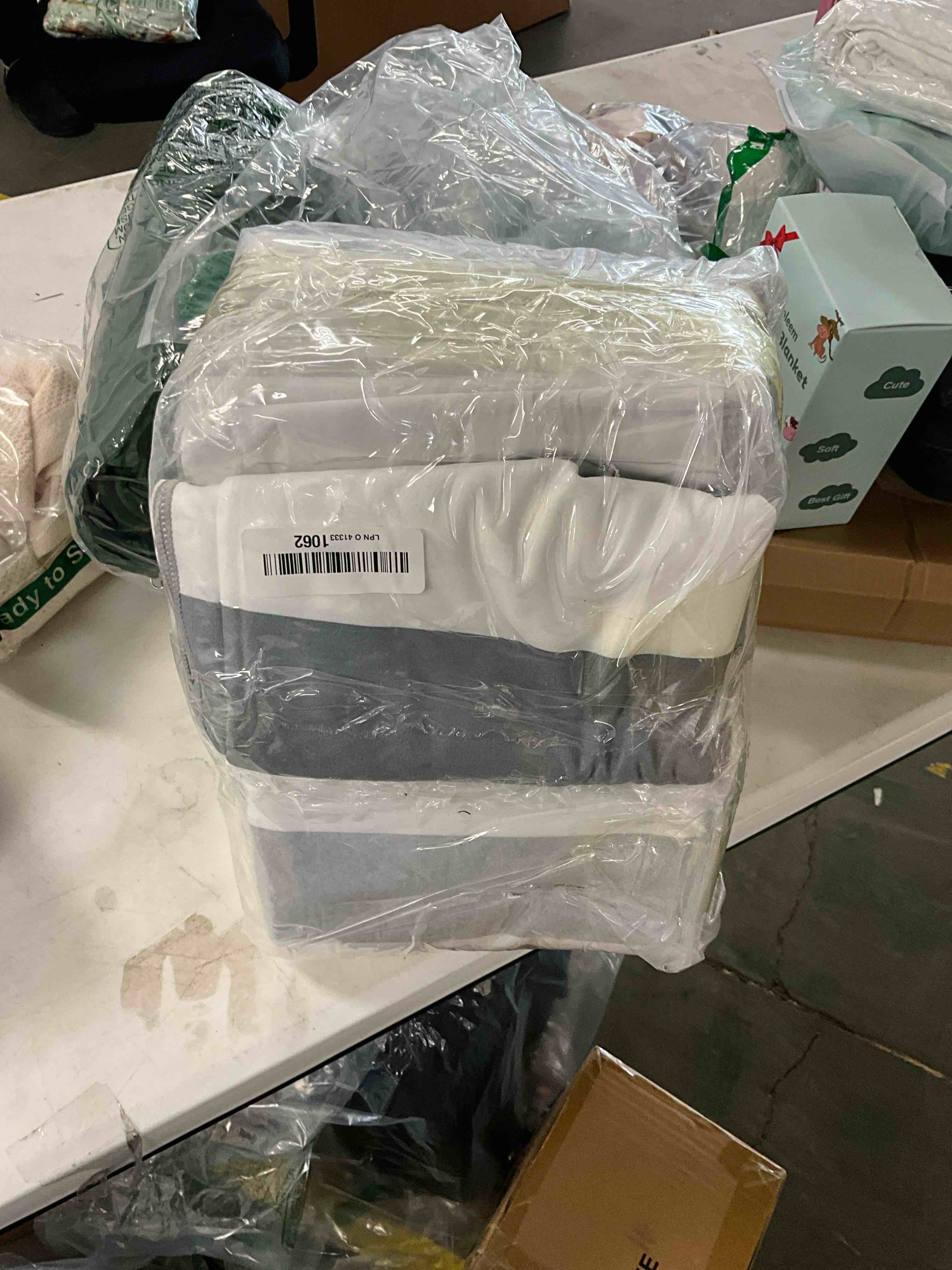 Condition photo showing Good Condition for 12 Pcs Oversized Microfiber Beach Towel Set 63''x32'' Extra Large Quick Dry Lightweight Thin Sand Free Cabana Pool Towels Bulk for Adults Travel Swim Camping Yoga Gym Sports Gift(Grey Striped)