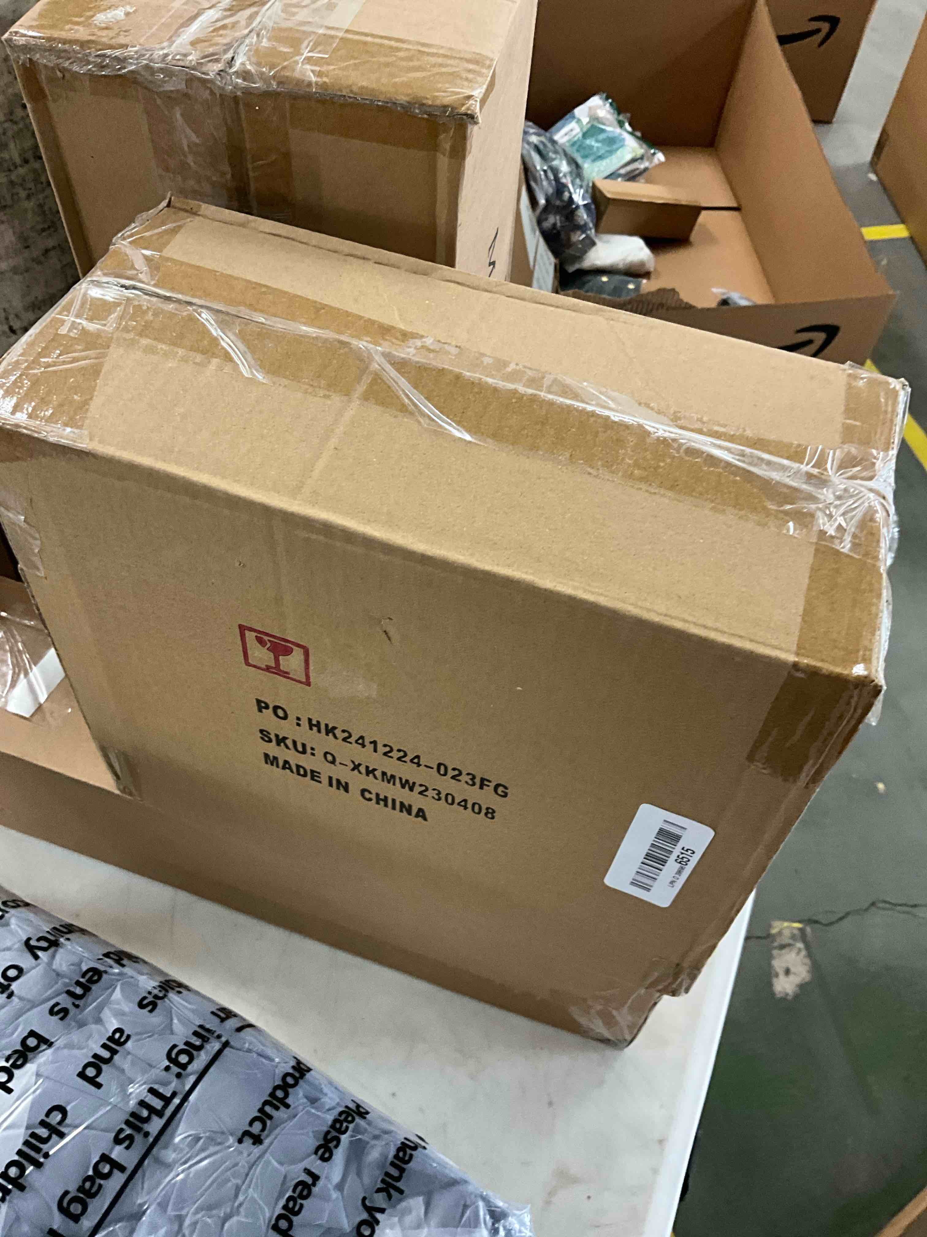 Condition photo showing New/Like New for Trwcrt 5x7 Floating Picture Frames Set of 4, Double Glass Photo Frame Display up to 7 x 9 Photos for Desktop or Wall Hanging, Black 5x7 Black