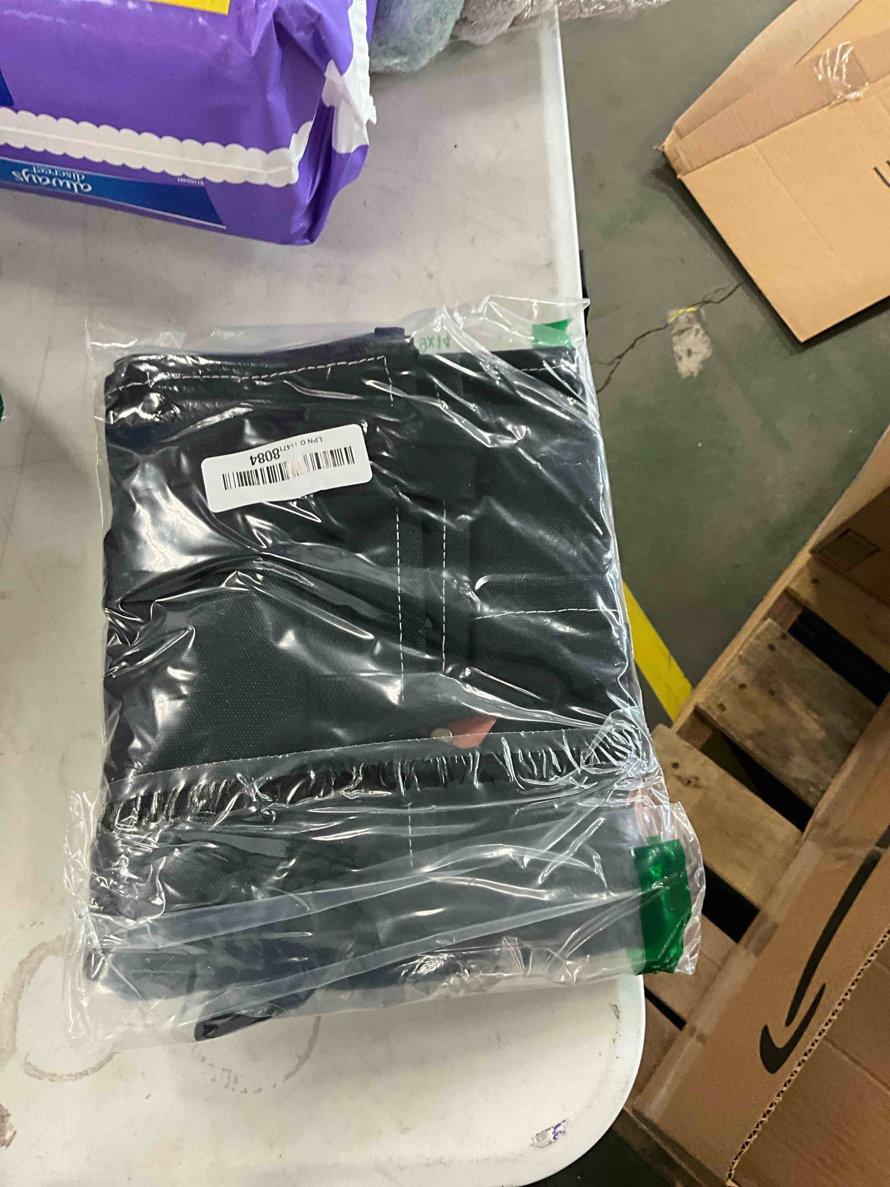 Condition photo showing New/Like New for Chef Apron for Men Women Canvas Aprons with 3 Pockets Cross Back Resistant Work Apron for Cooking