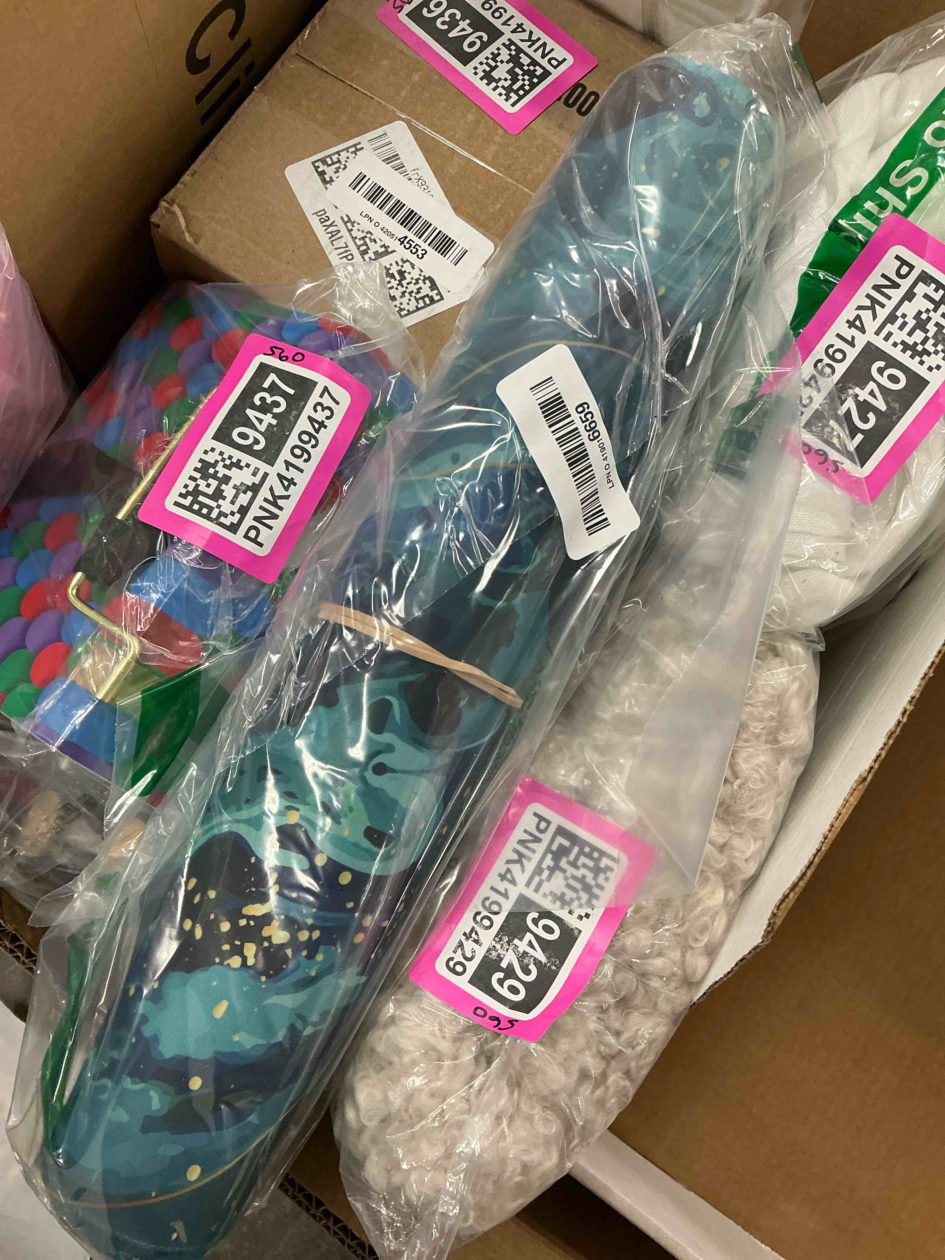 Condition photo showing Good Condition for Extended Large Mouse Pad, XXL Gaming Mousepad 31.5 x 15.7 Inch, Big Computer Keyboard Desk Pad, Waterproof Mouse Mat with Stitched Edges and Non-Slip Base for Office Gaming, Green Marble Dark Green Marble