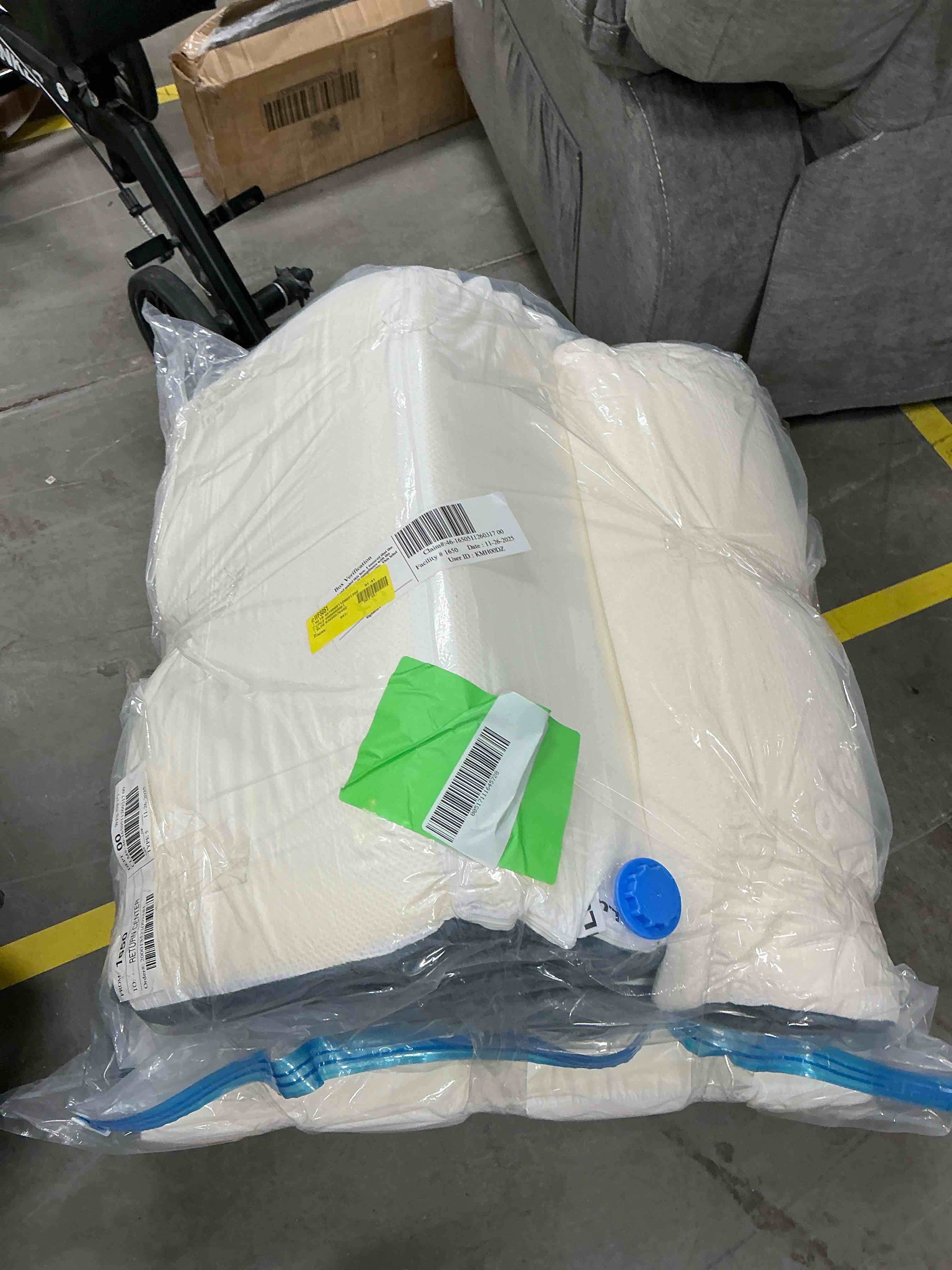 Condition photo showing Good Condition for Extra Large Reading & Gaming Pillow with Coaster - Adjustable Lap Desk for Reading  Gaming  Working & Writing  Arm Rest for Adults on Bed/Sofa/Floor/Couch  Ideal for Switch Gaming