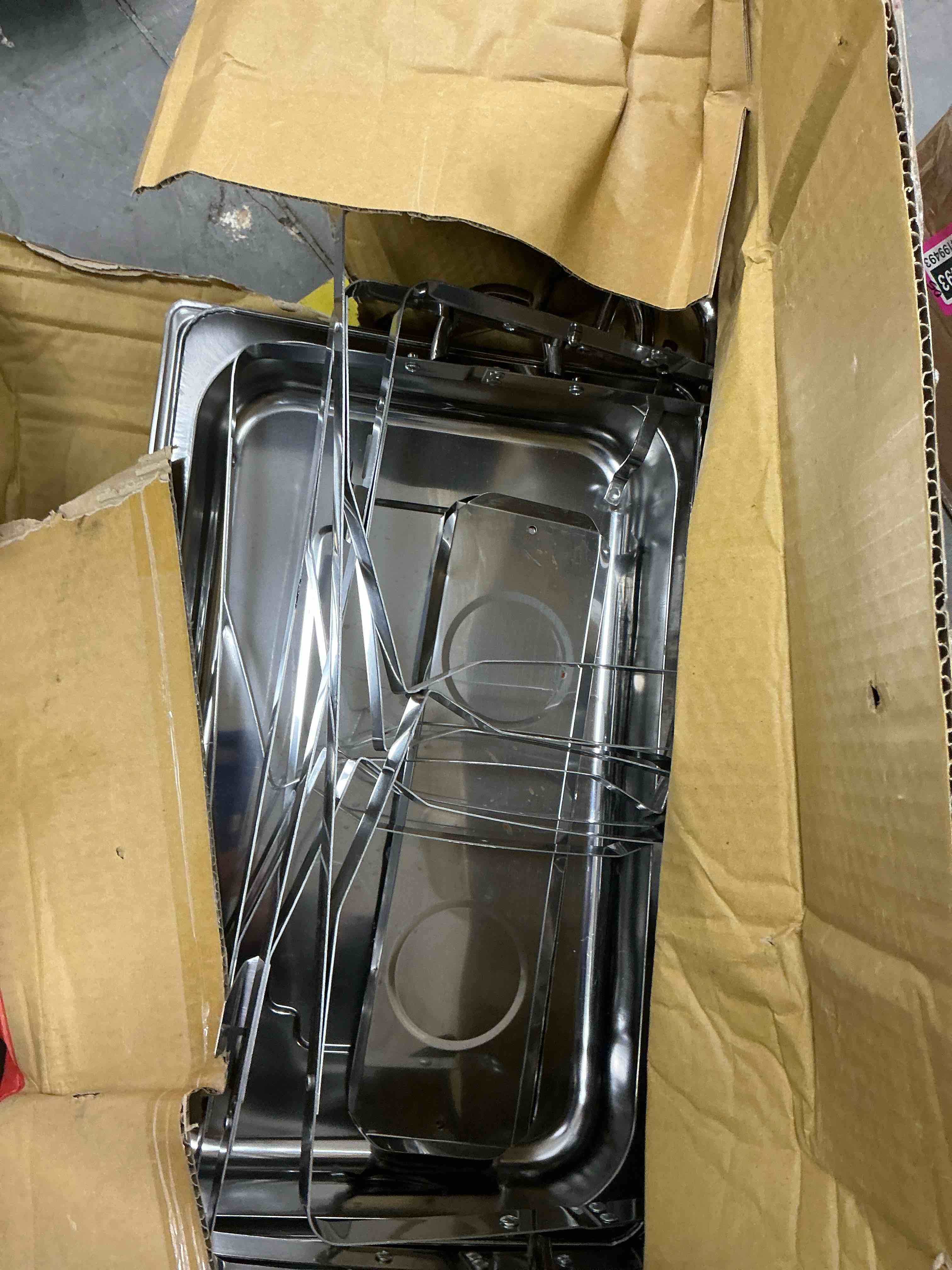 Condition photo showing Good Condition for Bluebow 4 Pack Chafing Dishes for Buffet Set, Stainless Steel Catering Chafer, Serving Food Warmer with Lids, Food & Water Pans & Fuel Holders