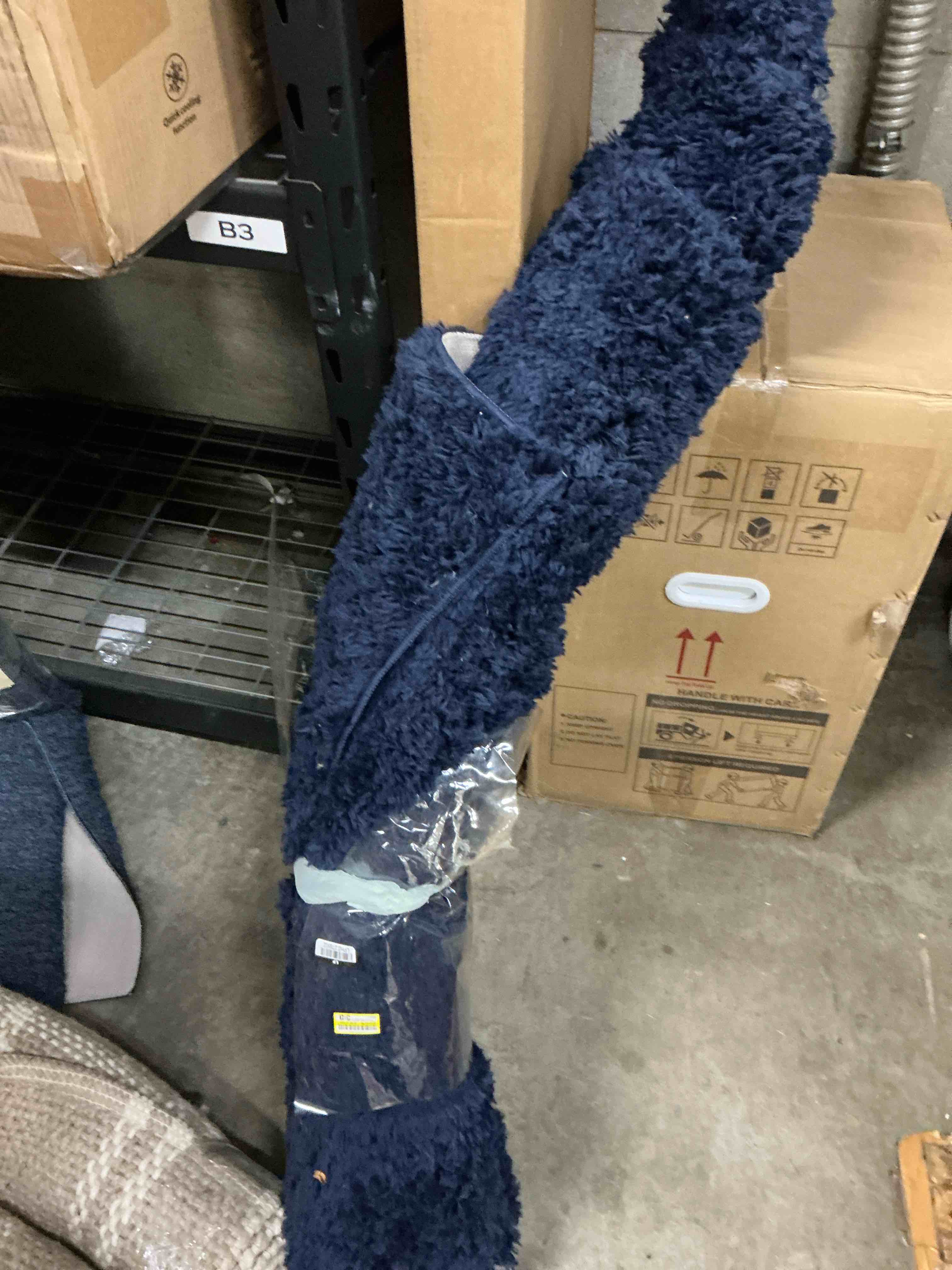 Condition photo showing Good Condition for fluffy area rugs, shaggy rug super, soft modern indoor rug for living room bedroom kids room