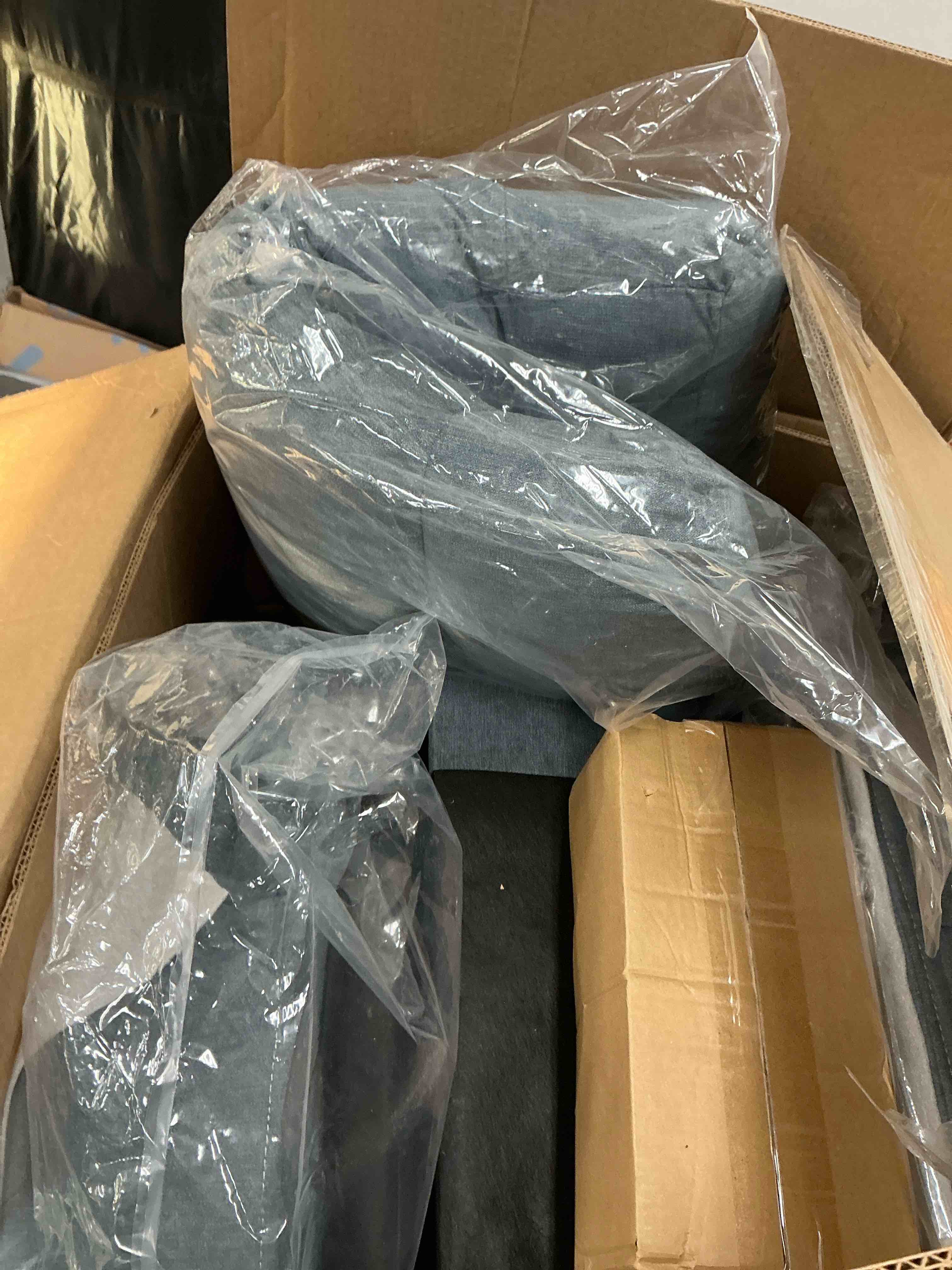Condition photo showing Good Condition for JONPONY Power Lift Recliner Chair Recliners for Elderly with Heat and Massage Recliner Chair for Living Room with Infinite Position and Side Pocket,USB Charge Port,Blue