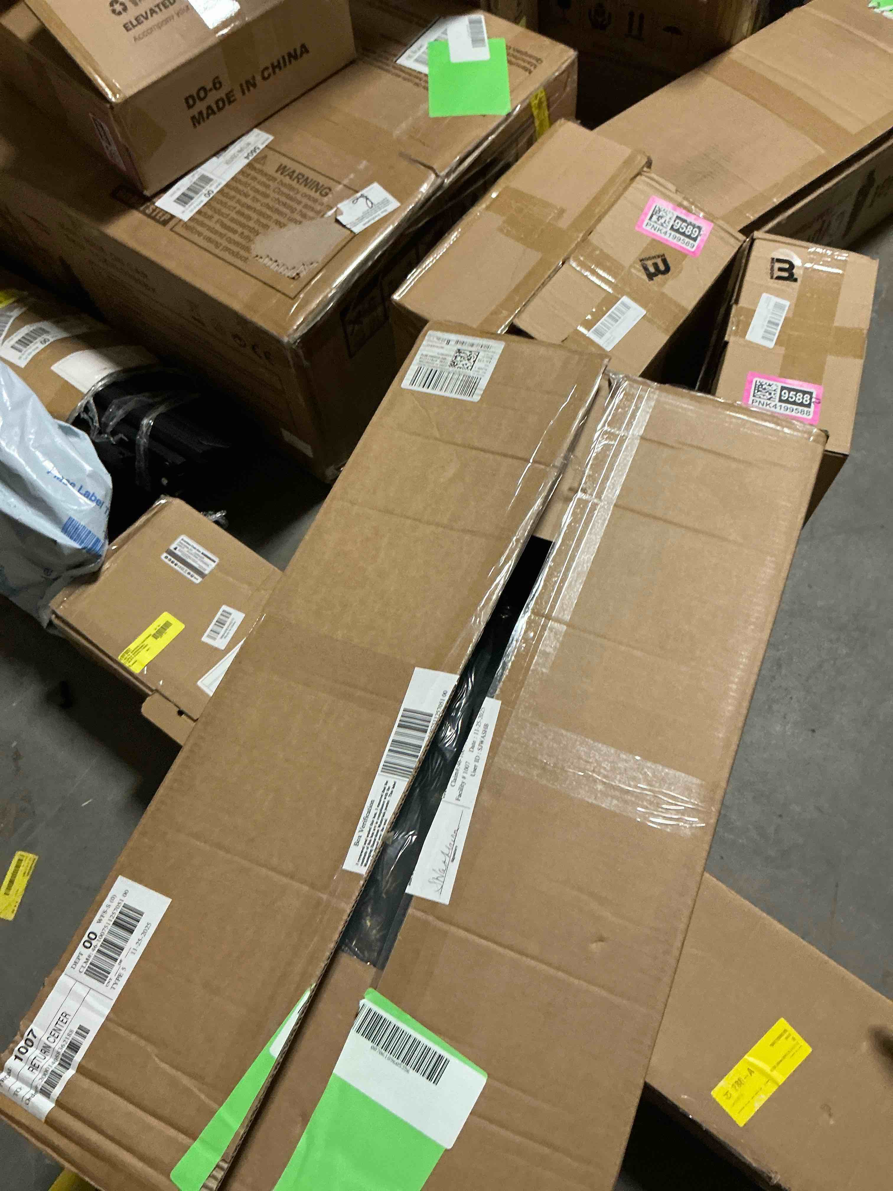 Condition photo showing Good Condition for Ophanie Gray Luxury Sofa-Style Pet Orthopedic Bed for Large and Medium Dogs – Removable Machine-Washable Plush Cover, 4-Sided Bolster, Non-Slip Bottom, Size 36"x27"x6.5"