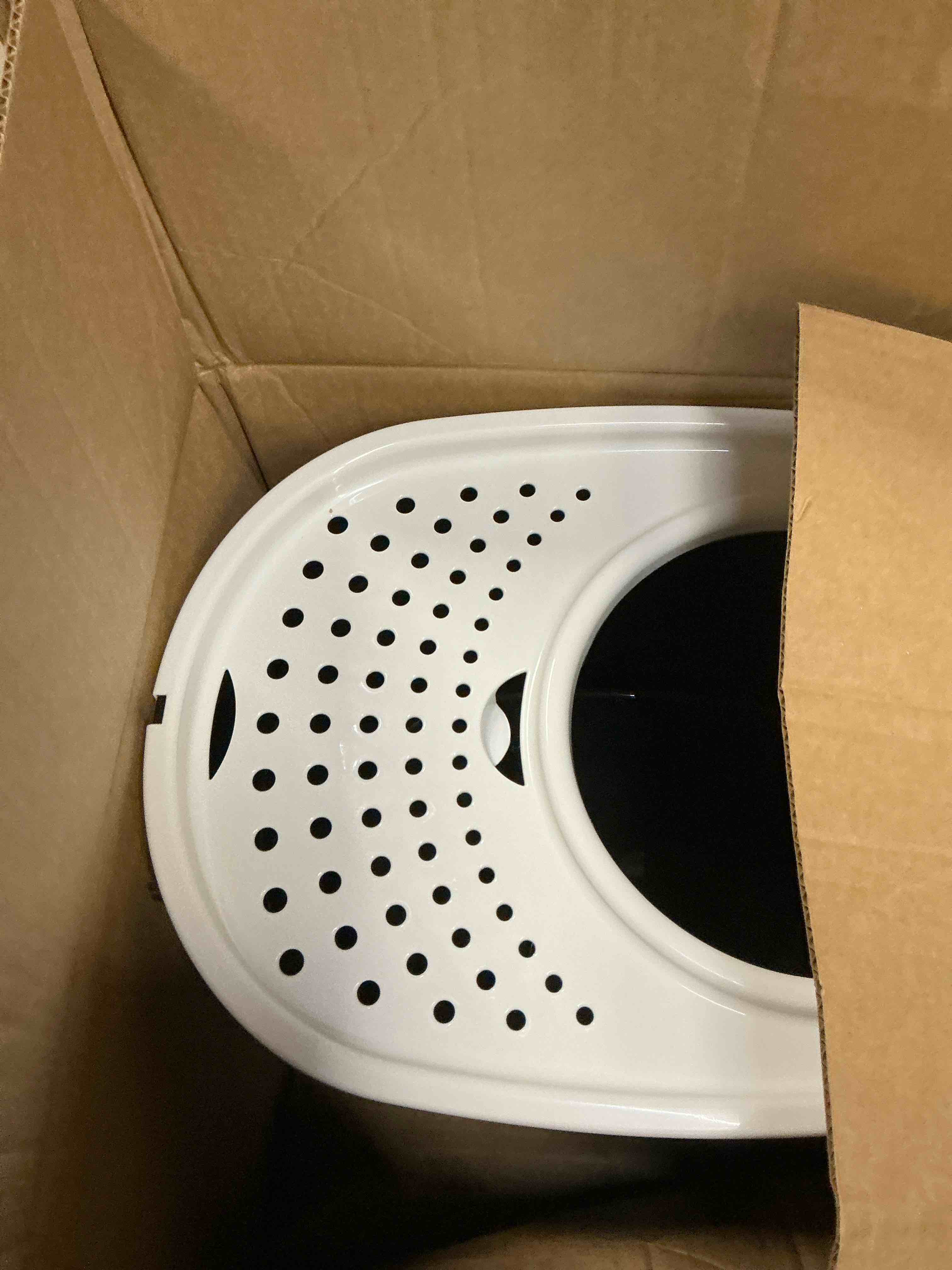 Condition photo showing Good Condition for IRIS USA Top Entry Cat Litter Box, Large Enclosed with Litter Catching Lid and Scoop, Dog Proof, Cat Litter Box, Black/Gray Oval Top Entry Black w/ Scoop