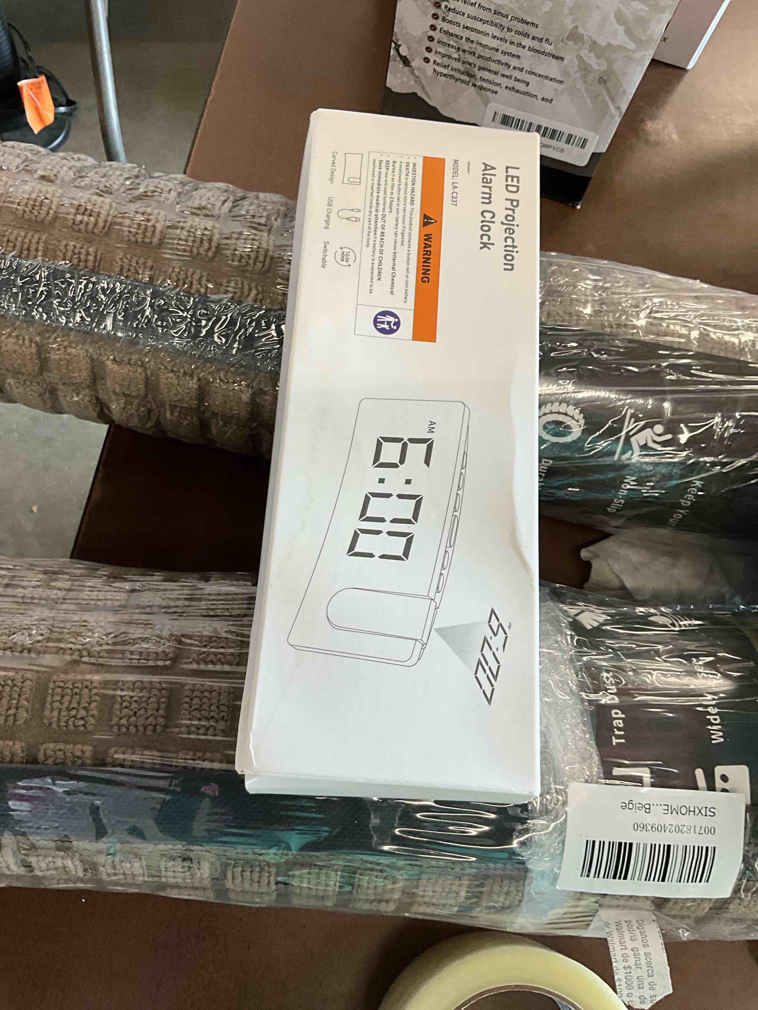 Condition photo showing Good Condition for GOLOZA Projection Alarm Clock, Digital Clock with 180° Rotatable Projector, 3-Level Brightness Dimmer, Clear LED Display, USB Charger, Progressive Volume, 9mins Snooze,12/24H, for Bedroom Blue Digit+blue Projection