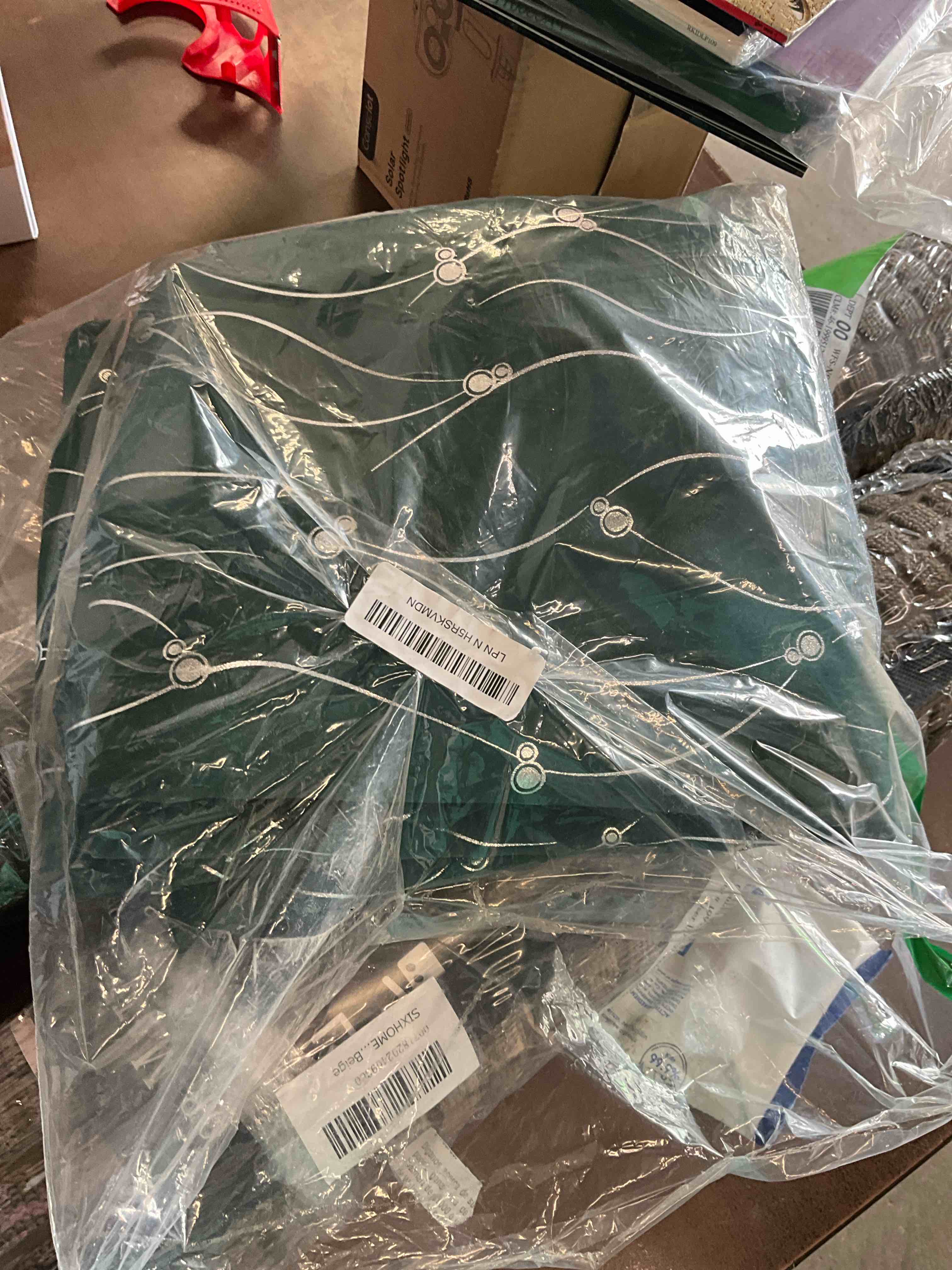 Condition photo showing Good Condition for BGment Blackout Curtains 84 Inch Length 2 Panels Set Grommet Thermal Insulated Room Darkening Window Curtains with Wave Line and Dots Printed for Bedroom, 52 x 84 Inch, Emerald Green 52"W x 84"L (Pack of 2) Dot-emerald Green