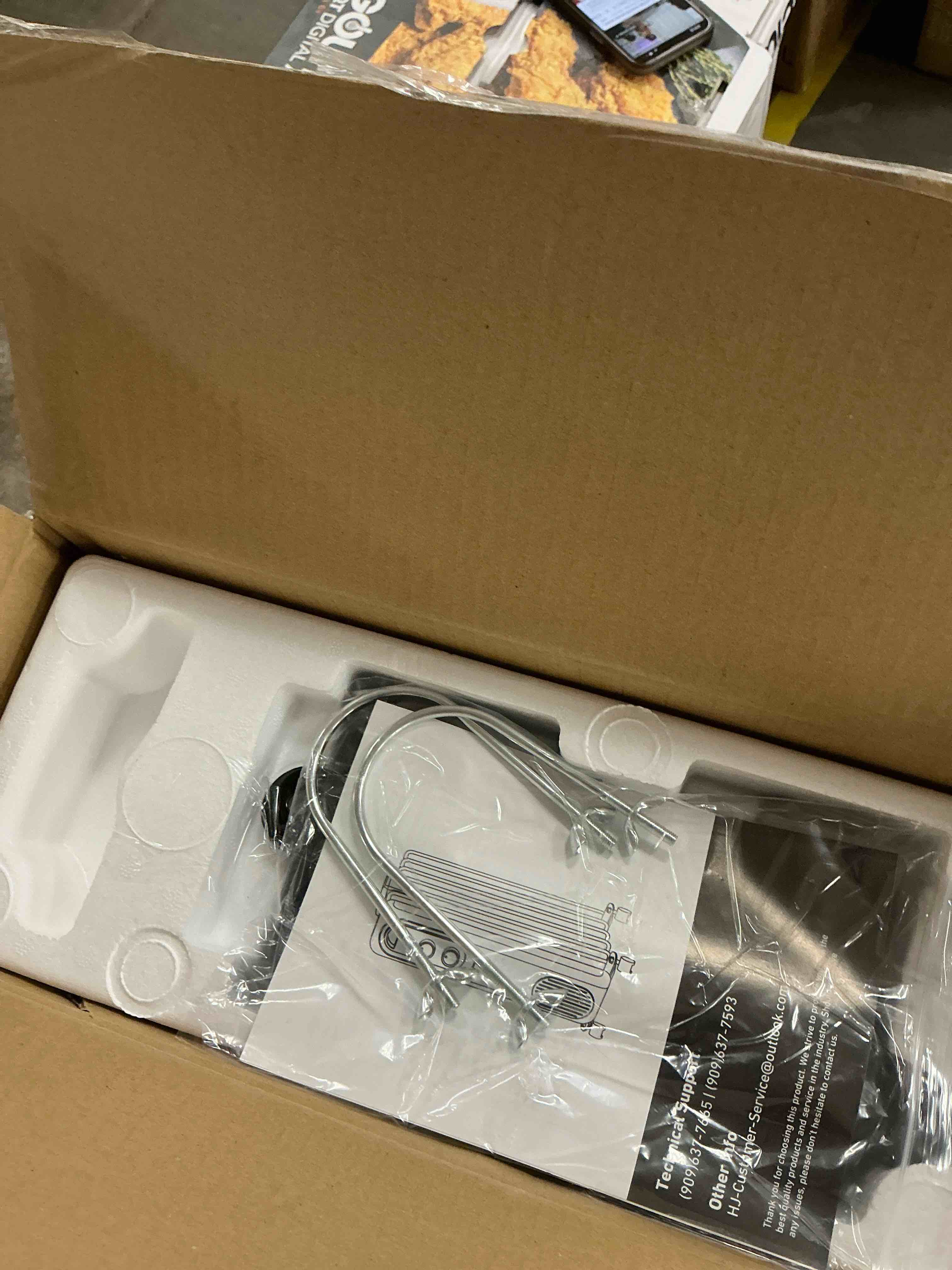 Condition photo showing New/Like New for CONCETTA Portable Electric Oil Heater, 1500W Oil Filled Radiator with Adjustable Thermostat, Overheat and Tip-Over Protection, Quiet Heating for Home, Black