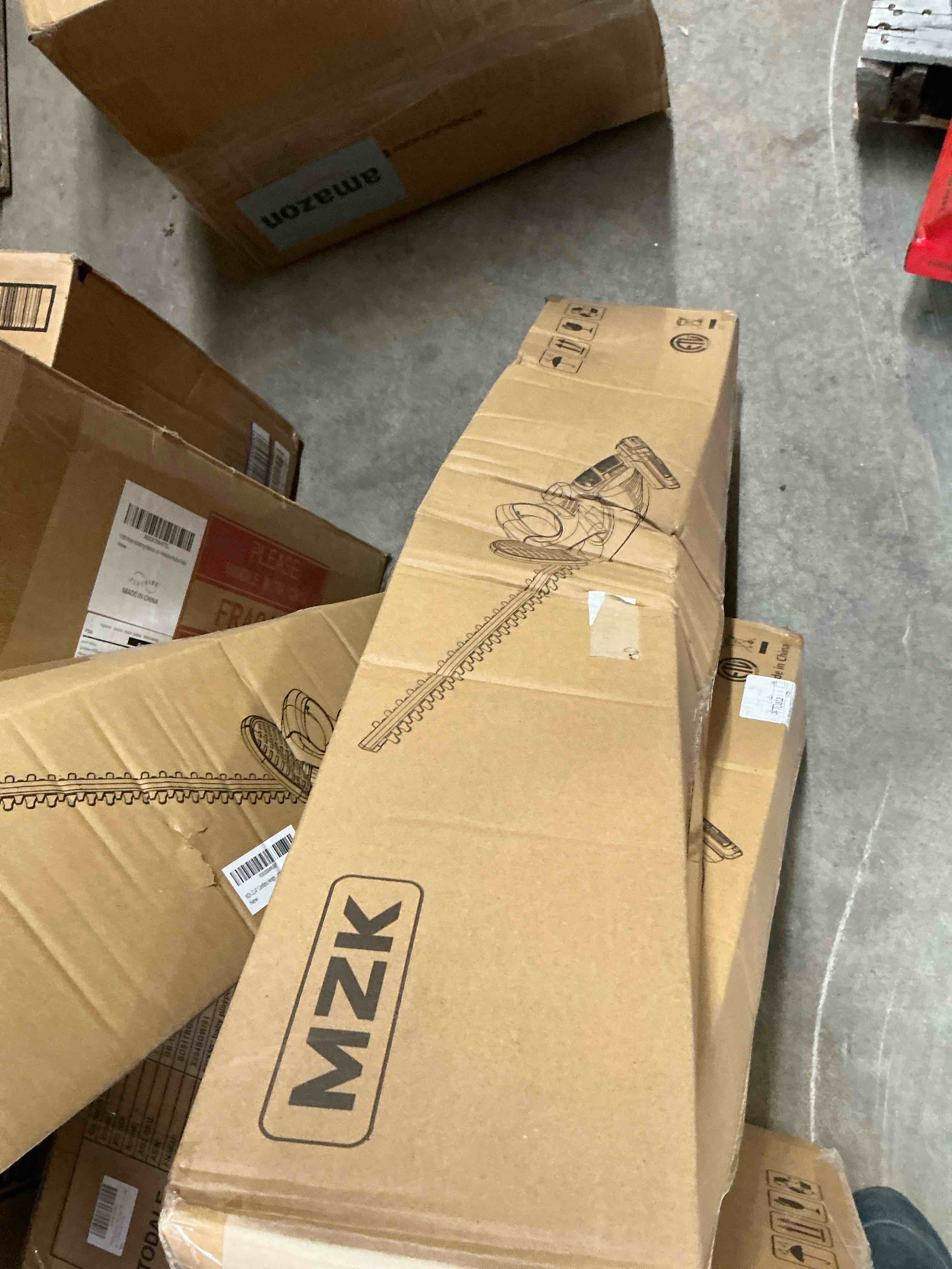 Condition photo showing Good Condition for MZK 22'' Cordless Hedge Trimmer, 20V Bush Trimmer, Handheld Hedge Cutter, Grass Shrub Trimmer, Lightweight & Compact Trimmer(Battery & Charger Included) 22”