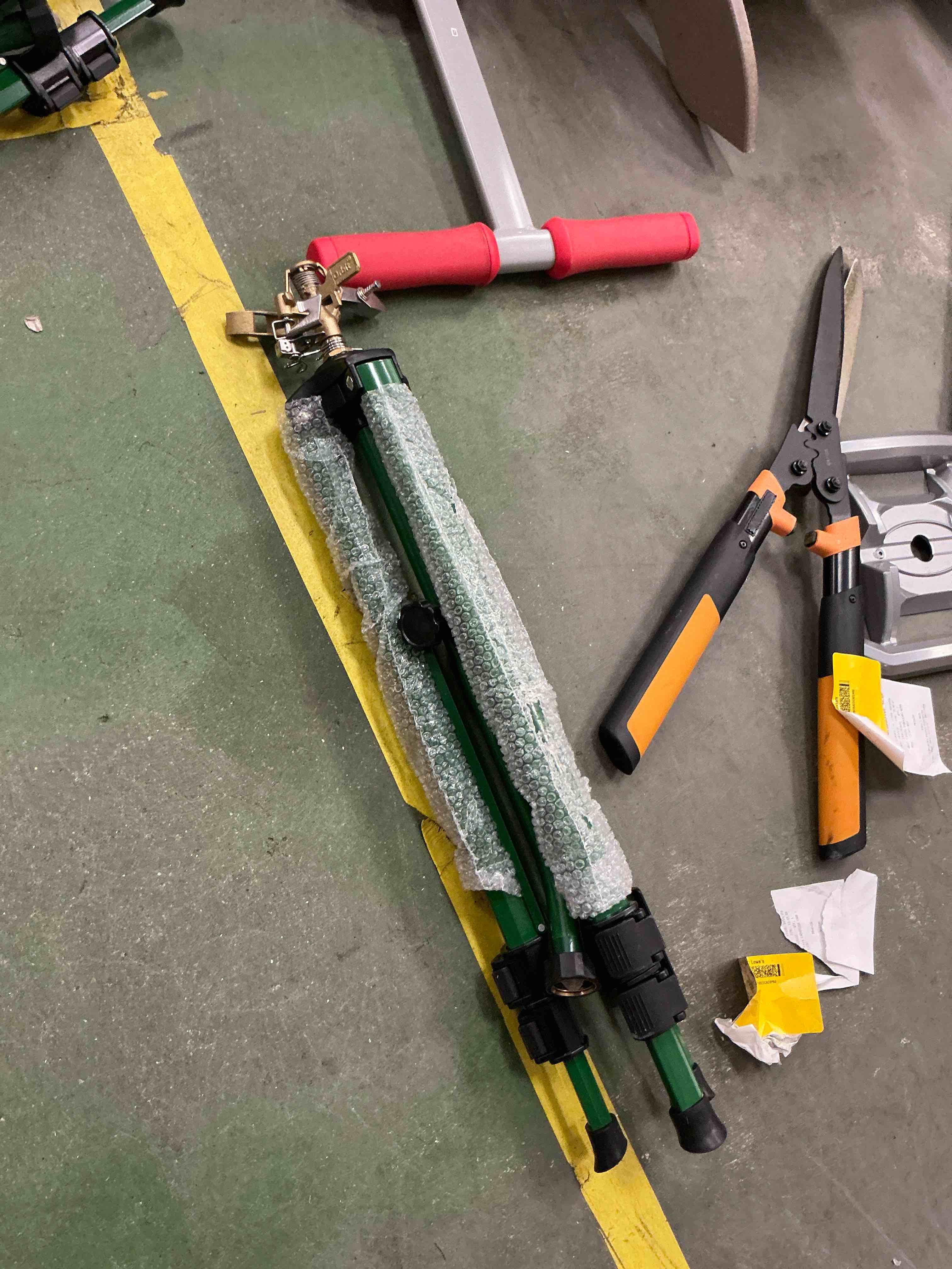 Condition photo showing Good Condition for orbit sprinkler 5000-sq ft impulse tripod lawn sprinkler