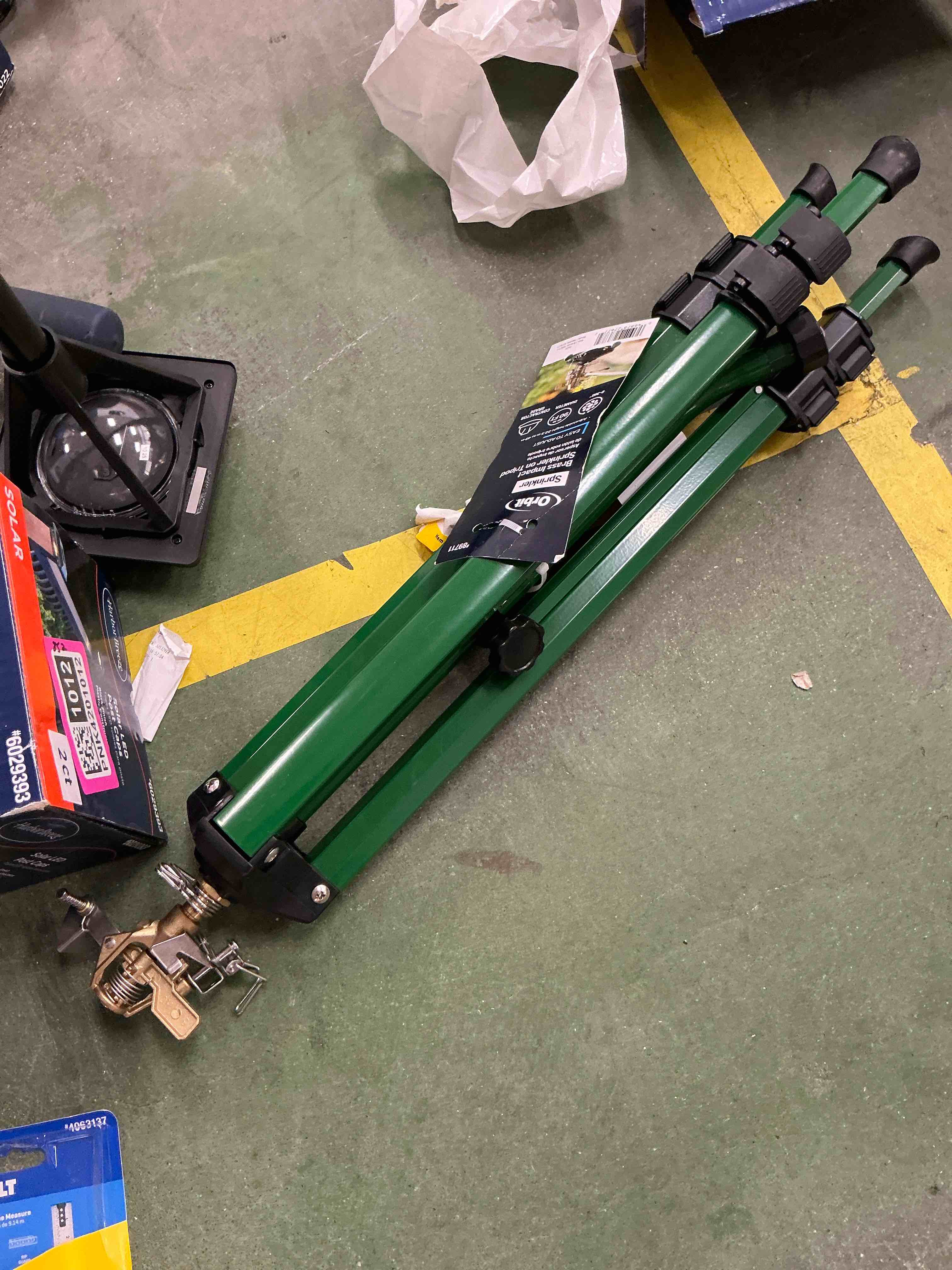 Condition photo showing Good Condition for orbit sprinkler 5000-sq ft impulse tripod lawn sprinkler