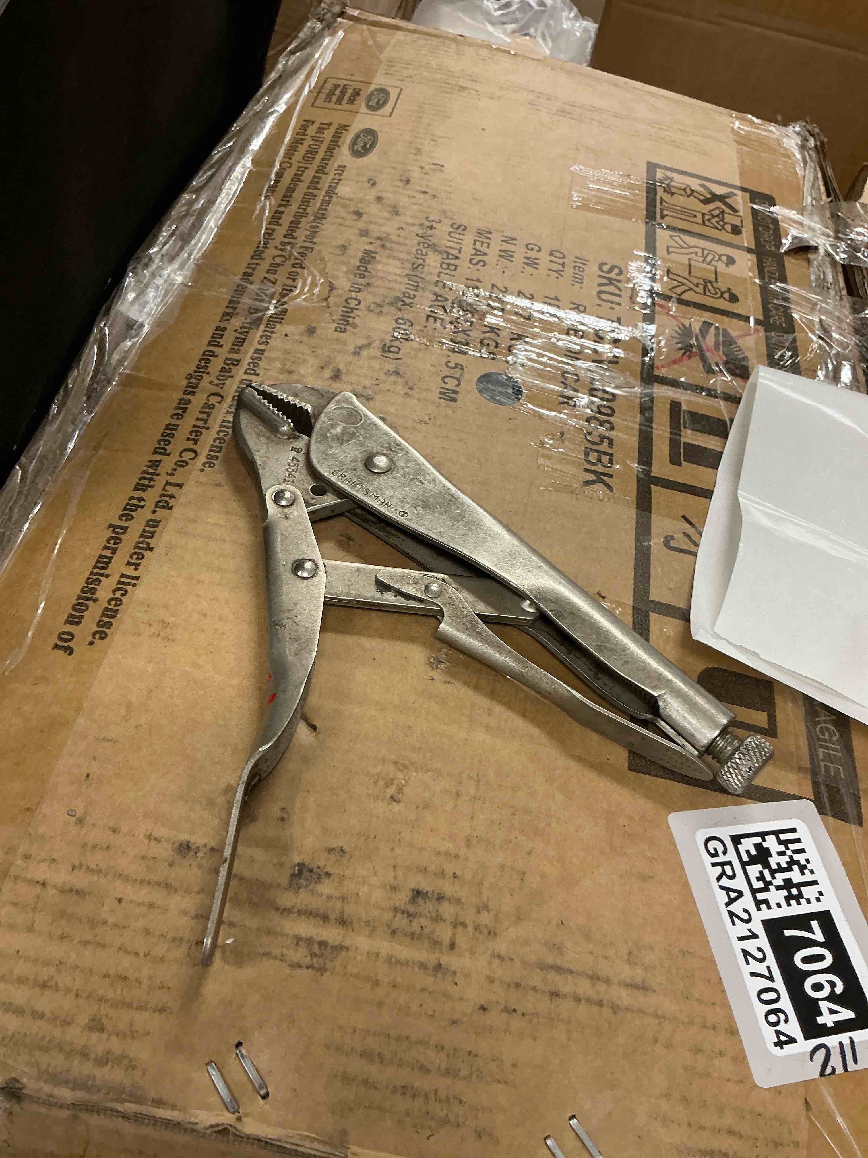 Condition photo showing Good Condition for project source silver 7-in locking pliers