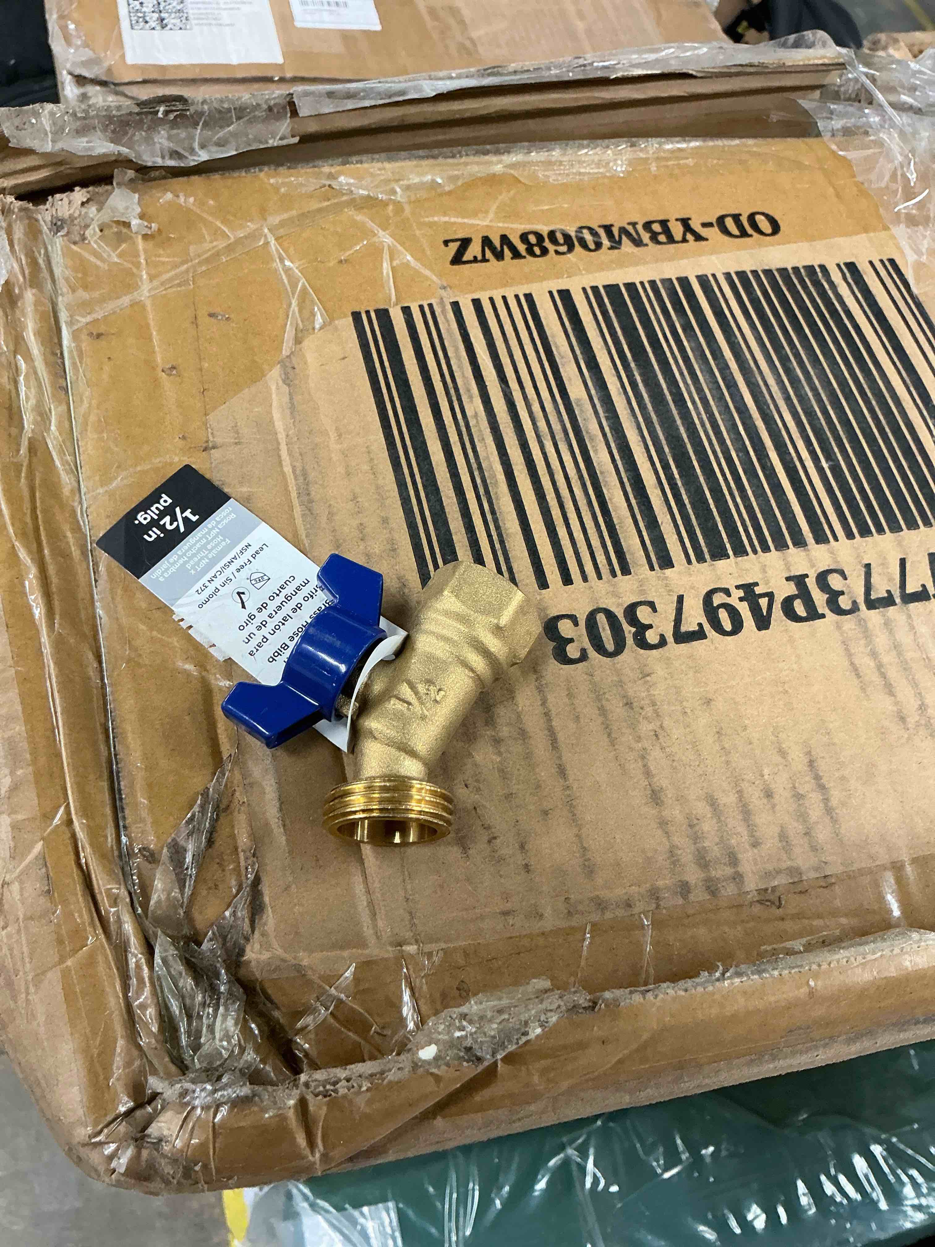 Condition photo showing Good Condition for reliabilt 1/2-in fnpt brass quarter turn hose bibb