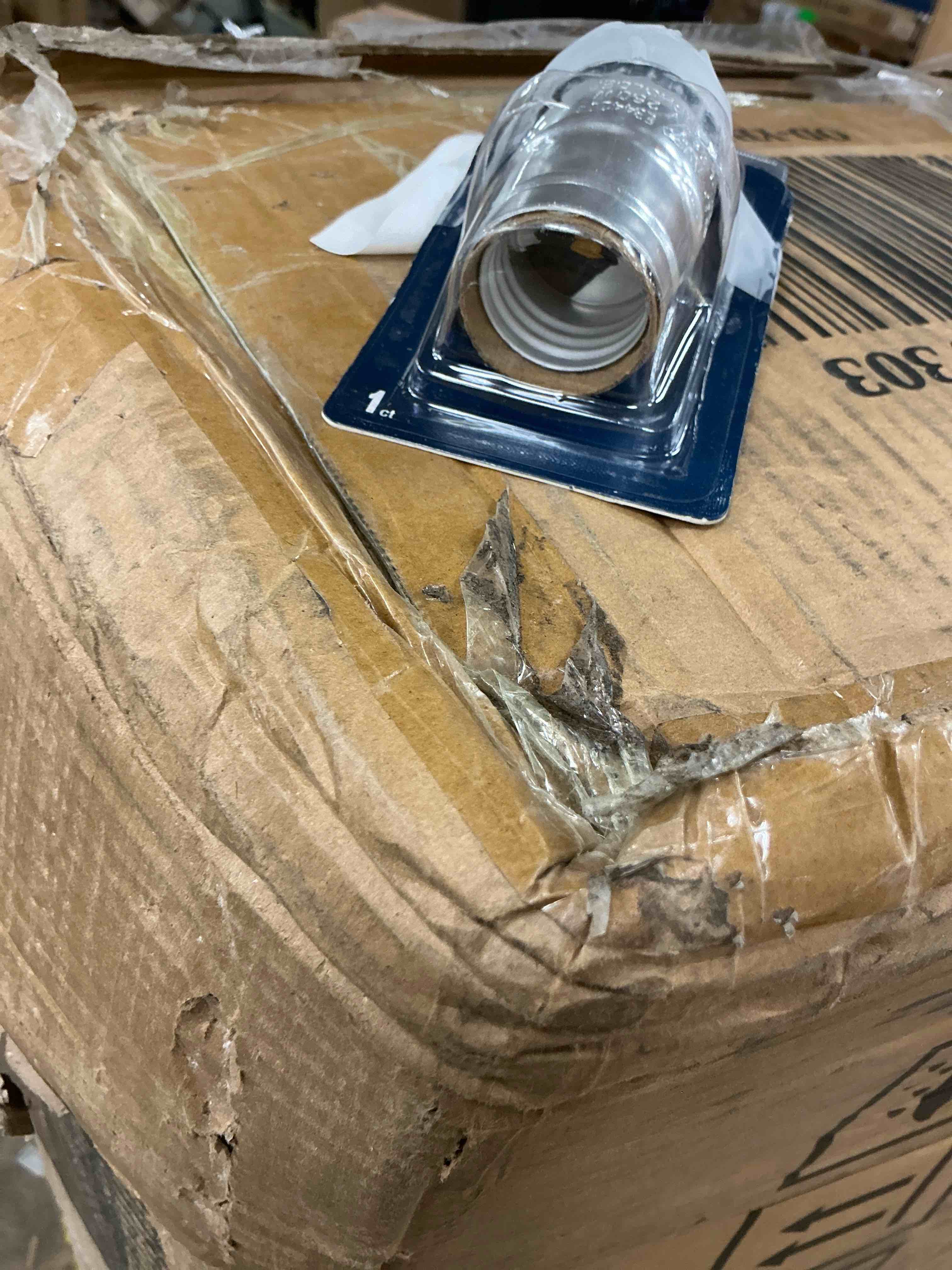 Condition photo showing Good Condition for project source 250 -watt plastic turn knob lamp socket , silver