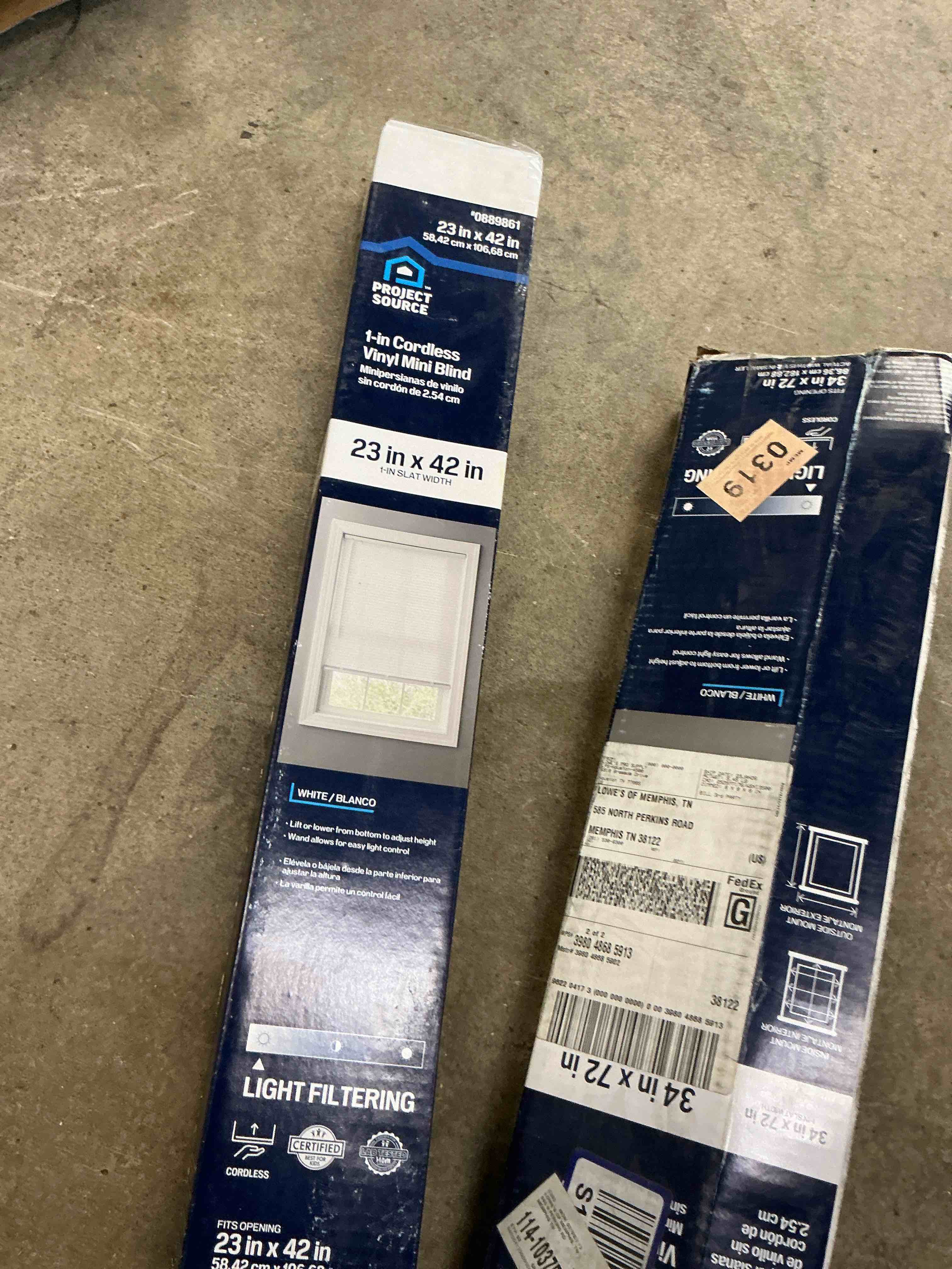 Condition photo showing Good Condition for project source light filtering 1-in slat width 23-in x 42-in cordless white vinyl light filtering mini-blinds