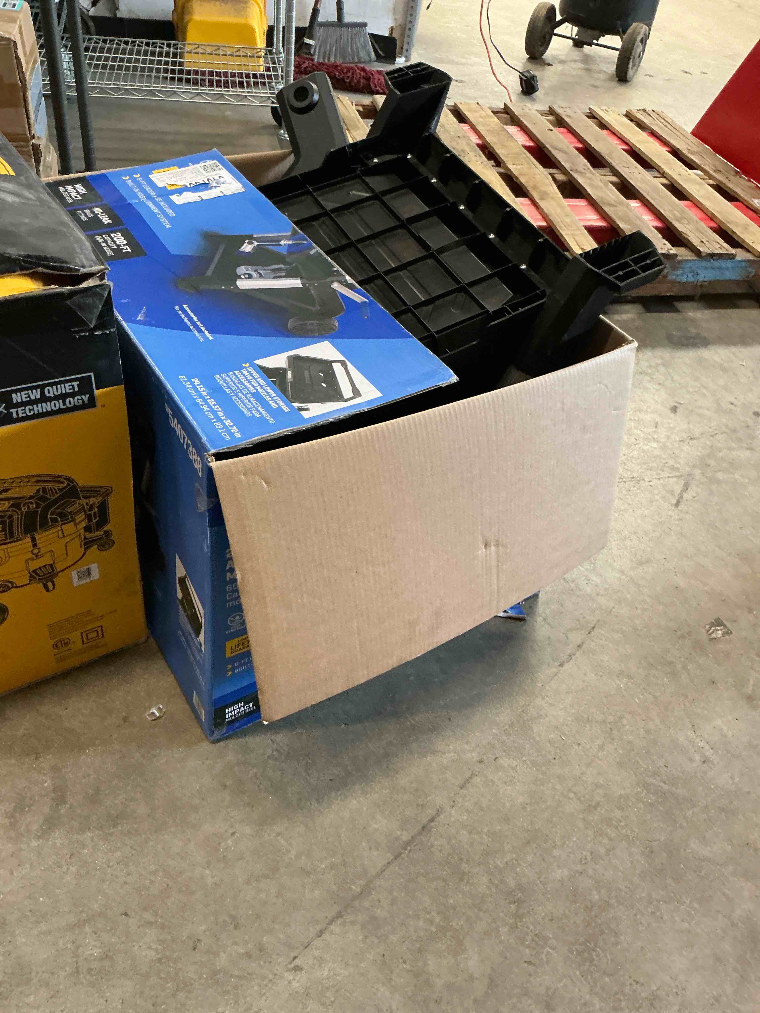 Condition photo showing Good Condition for kobalt aluminum 200-ft cart hose reel