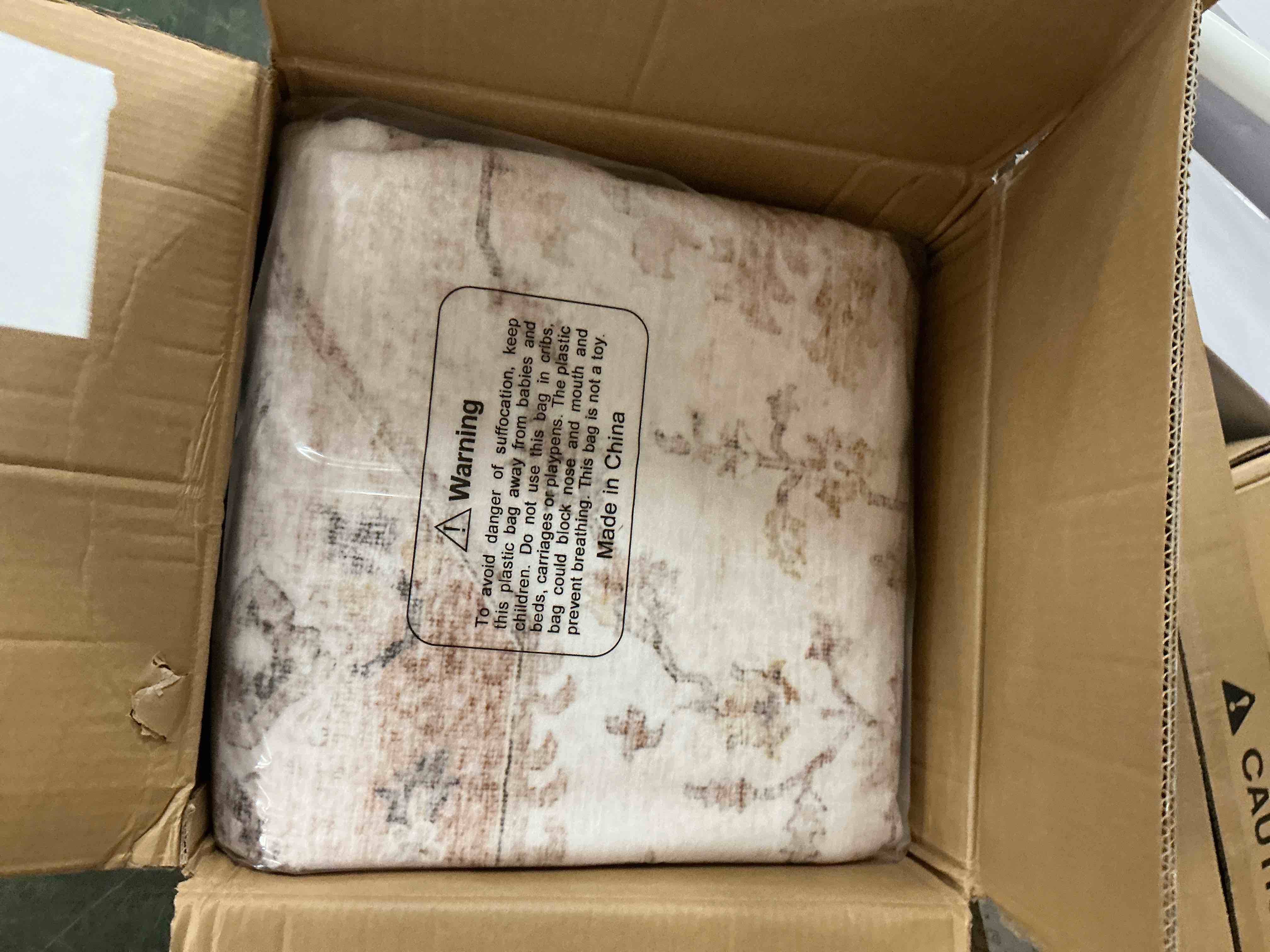 Condition photo showing New/Like New for feelhome 5'x7' area rug machine washable soft vintage distressed non slip carpet for living room bedroom dining room taupe