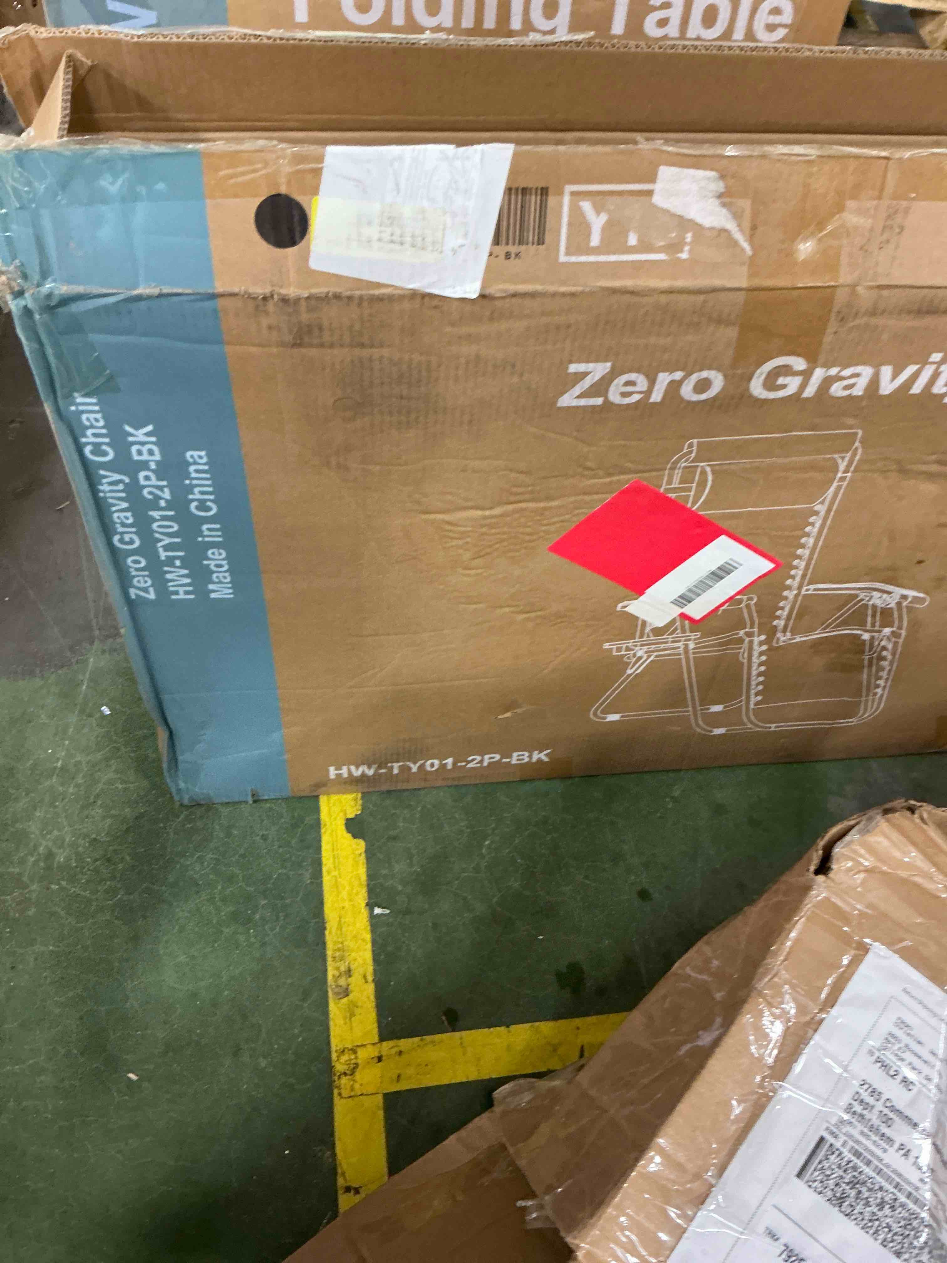 Condition photo showing New/Like New for 2 zero gravity lounge chairs, foldable reclining camping for patio, lawn, beach, black