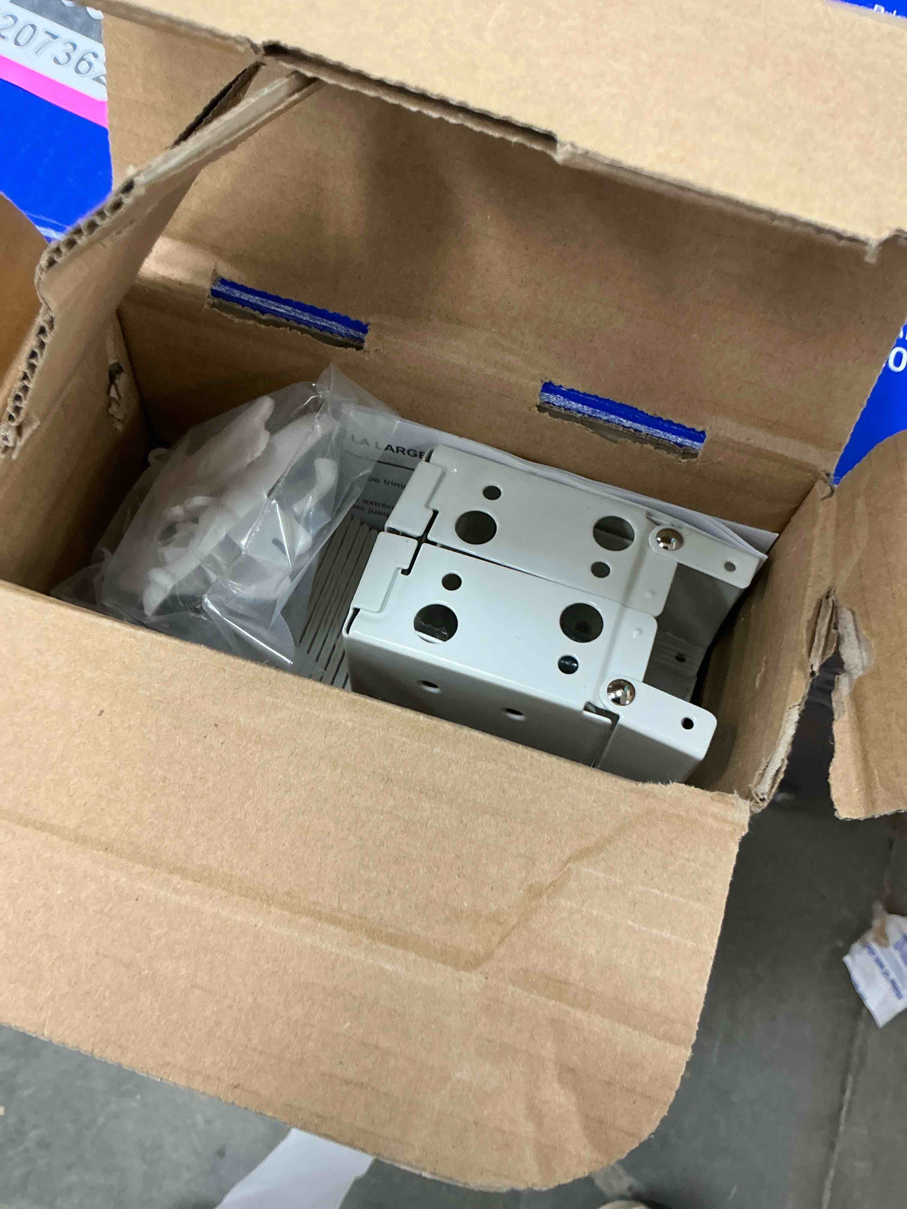 https://s3.amazonaws.com/lotting-images-prod/EmanualPiazza/PNK4207359_1779811259244.jpeg