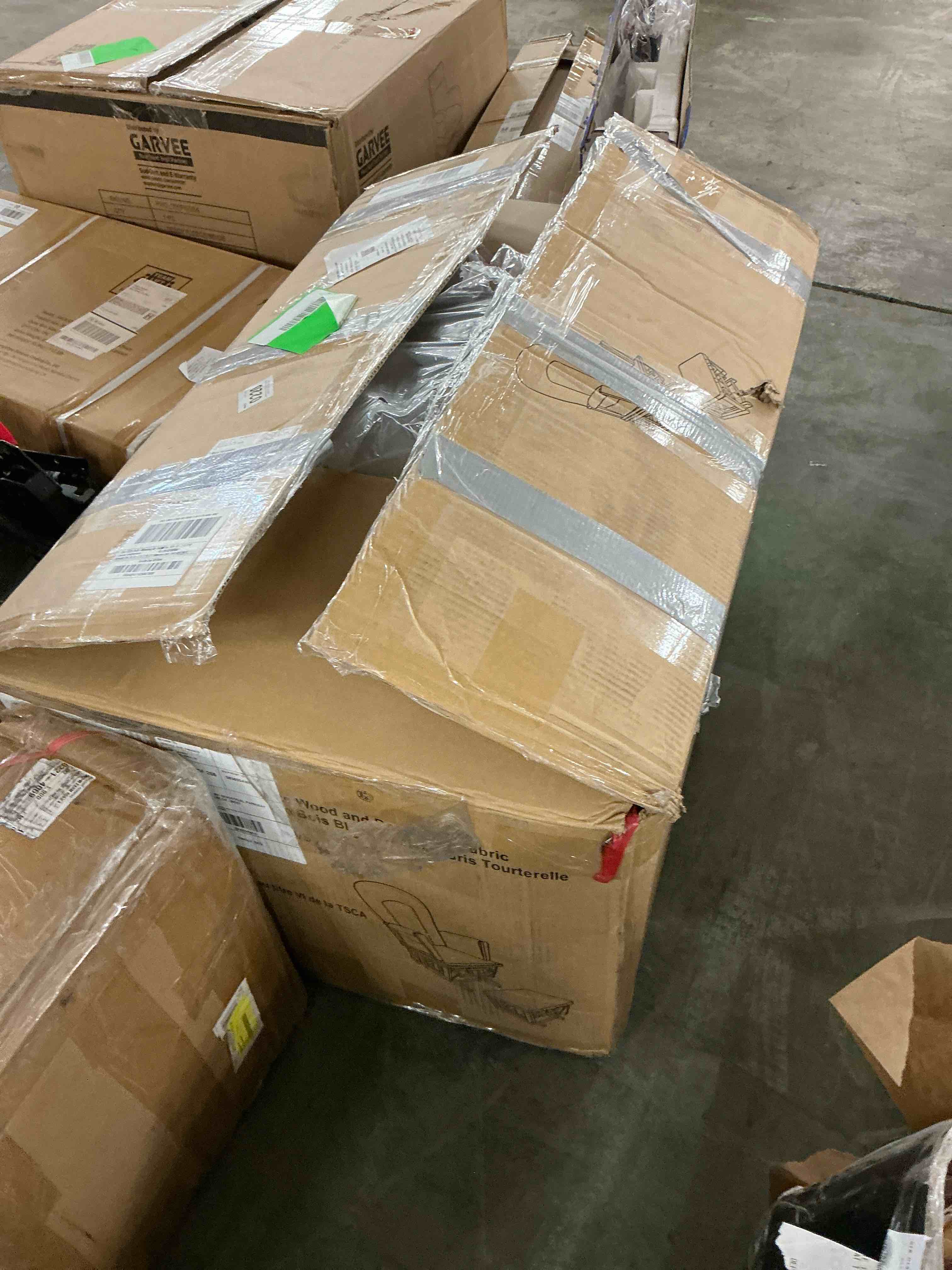 https://s3.amazonaws.com/lotting-images-prod/EmanualPiazza/PNK4207394_1779900787699.jpeg