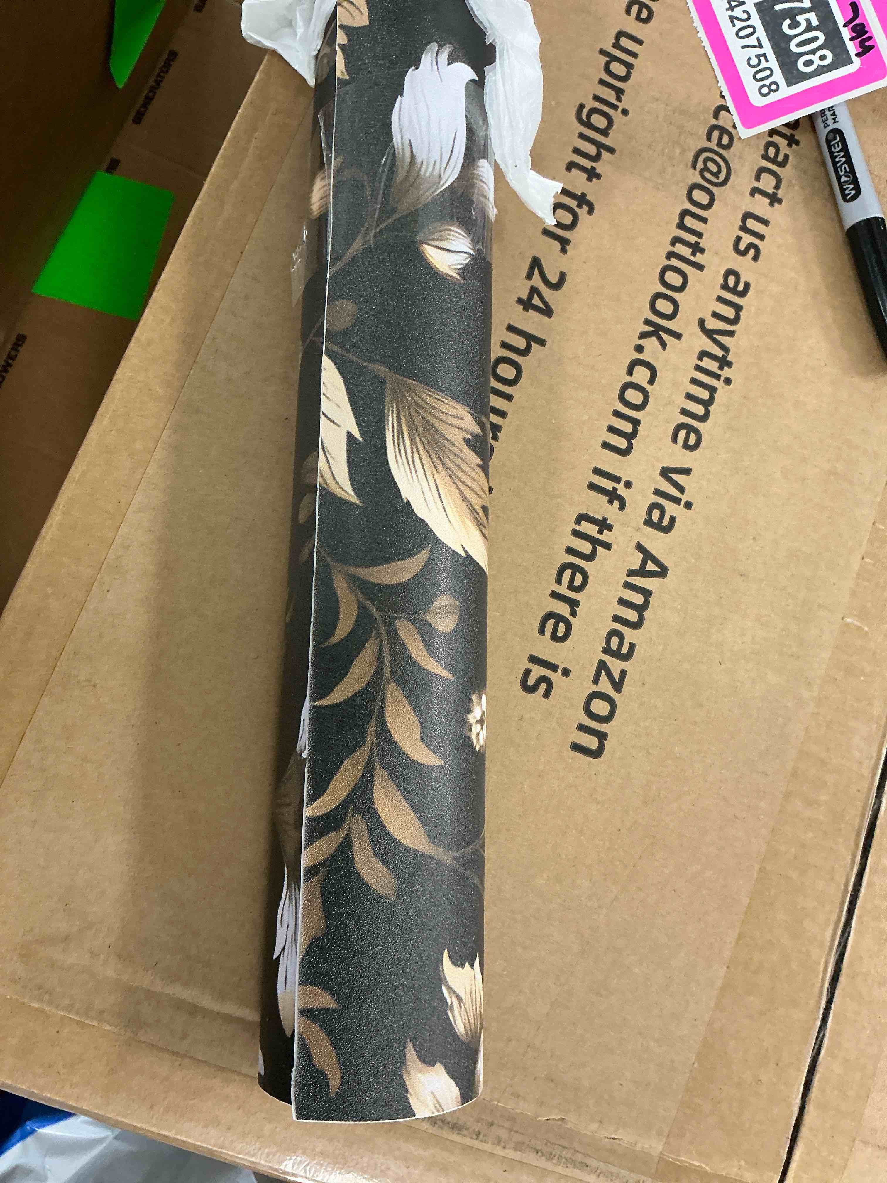 Condition photo showing Good Condition for abyssaly black gold floral wallpaper peel and stick wallpaper self-adhesive removable contact paper for home decoration