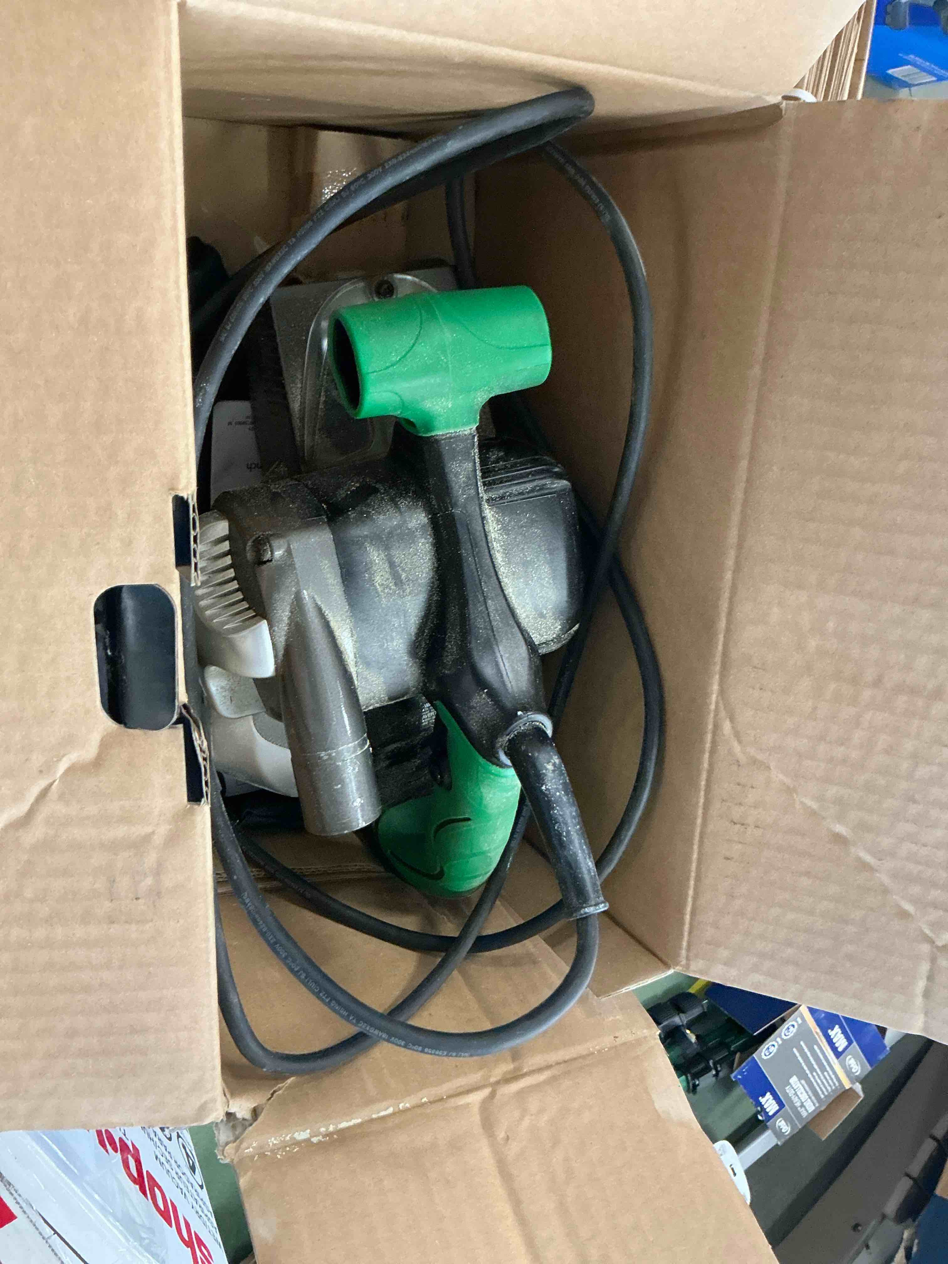 Condition photo showing Good Condition for metabo hpt 9 -amp variable speed belt sander with dust management