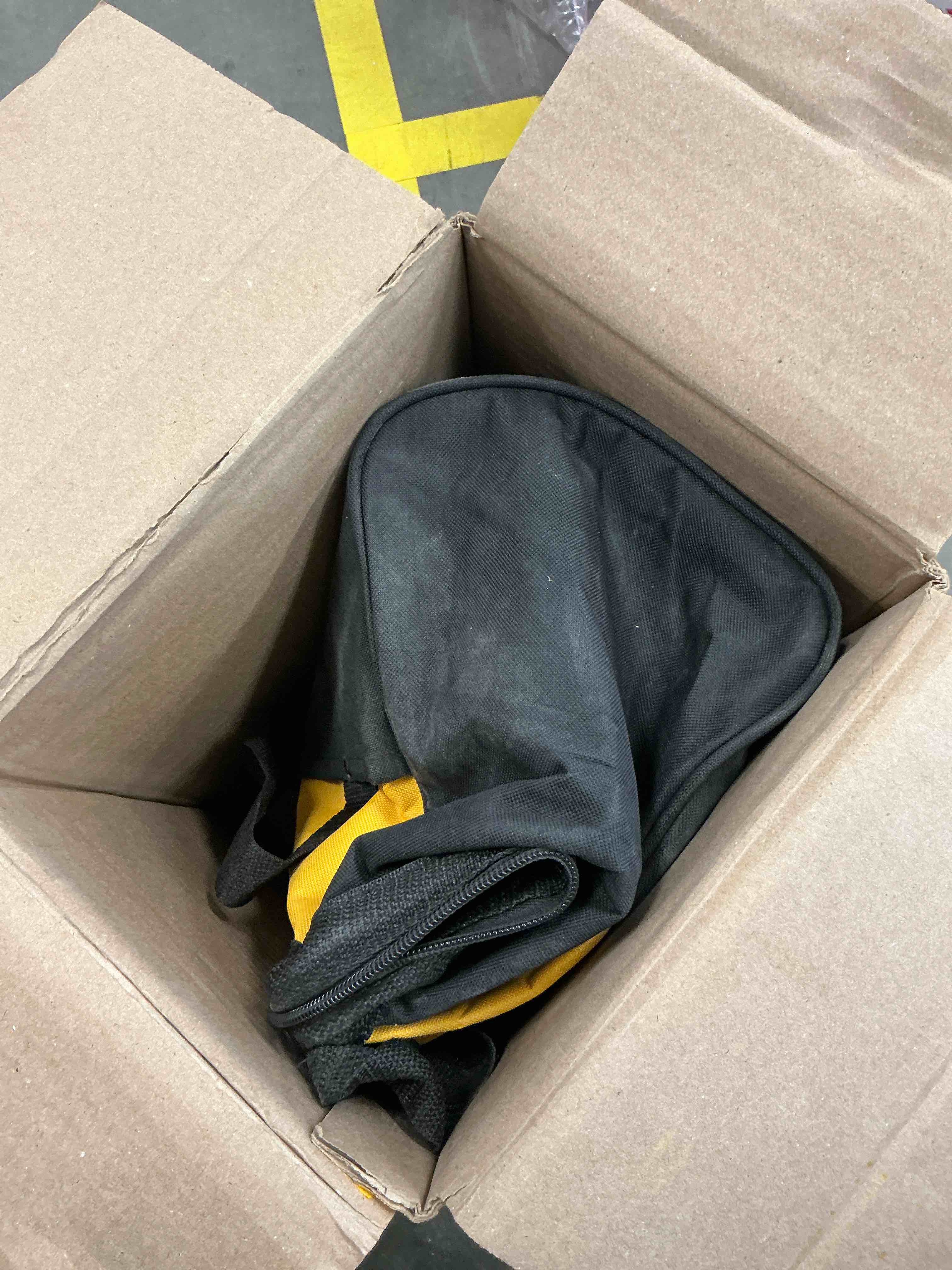 Condition photo showing Good Condition for dewalt biscuit joiner, 6.5 amp, 10,000 rpm, retractable 45 degree notch, for depth spots (dw682k) plate joiner