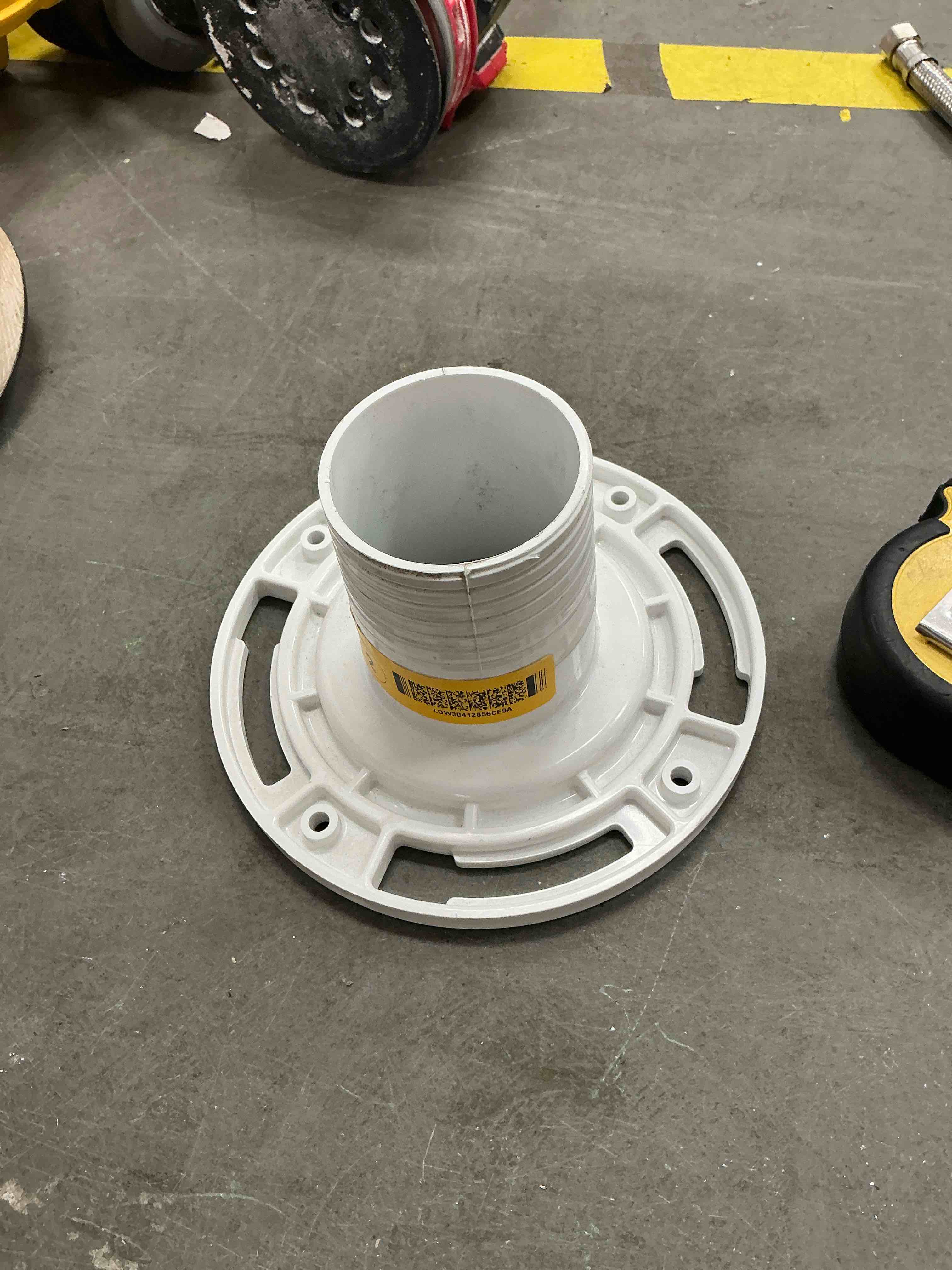 Condition photo showing Good Condition for oatey twist-n-set 2.89-in white pvc toilet flange