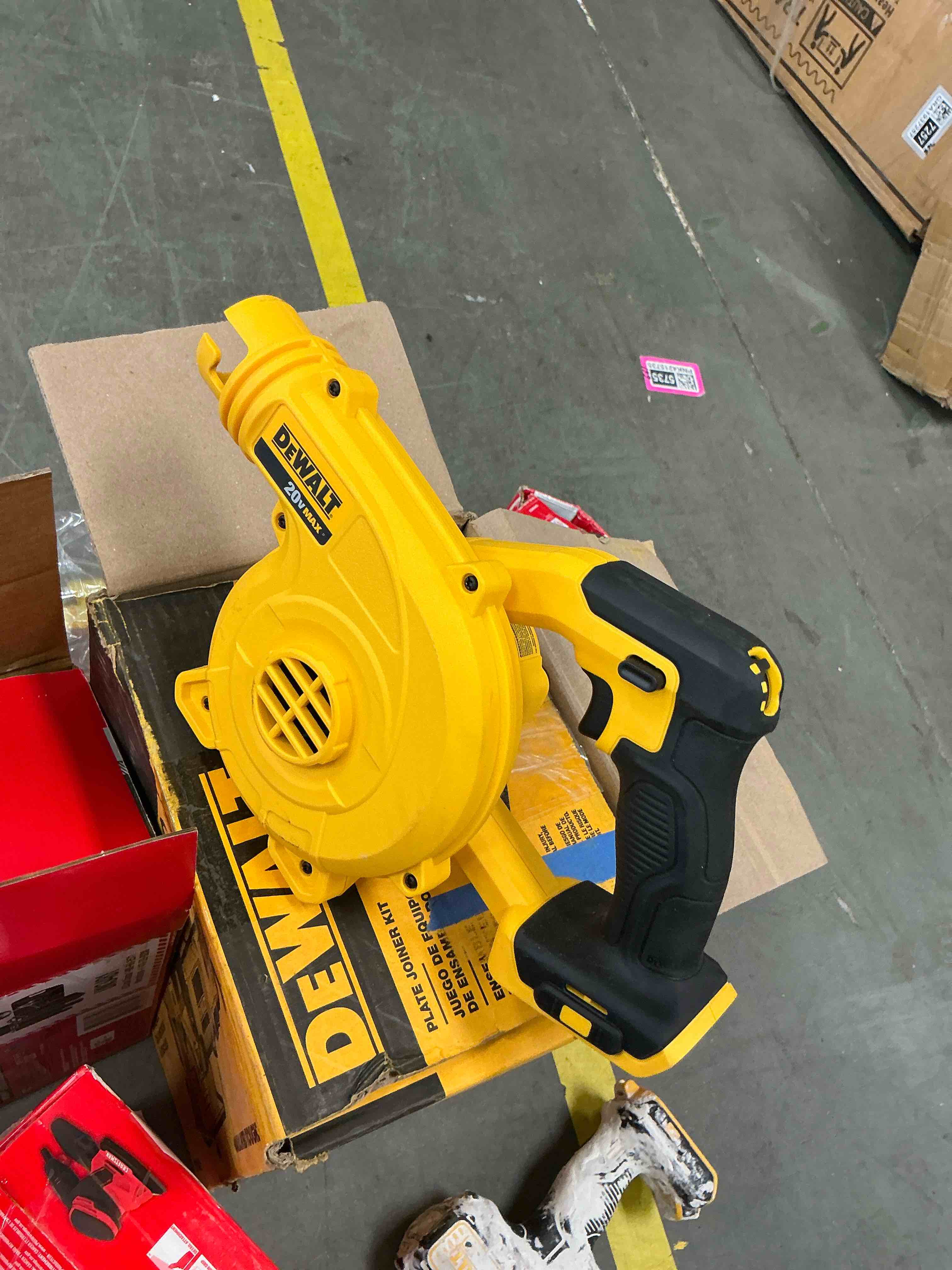 Condition photo showing Good Condition for dewalt 20-volt max jobsite blower