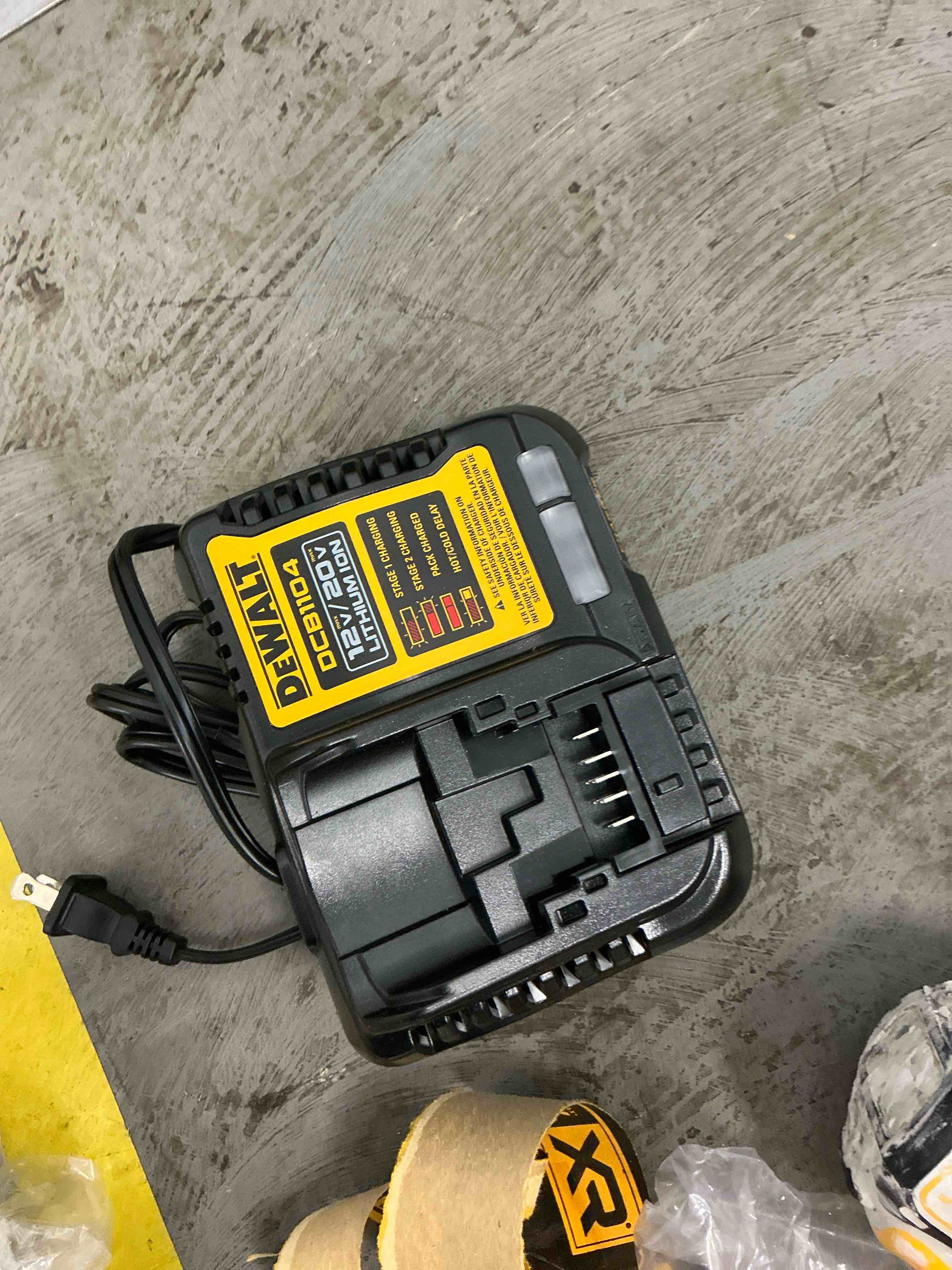 Condition photo showing Good Condition for dewalt 12 & 20 -volt lithium-ion ( battery charger )