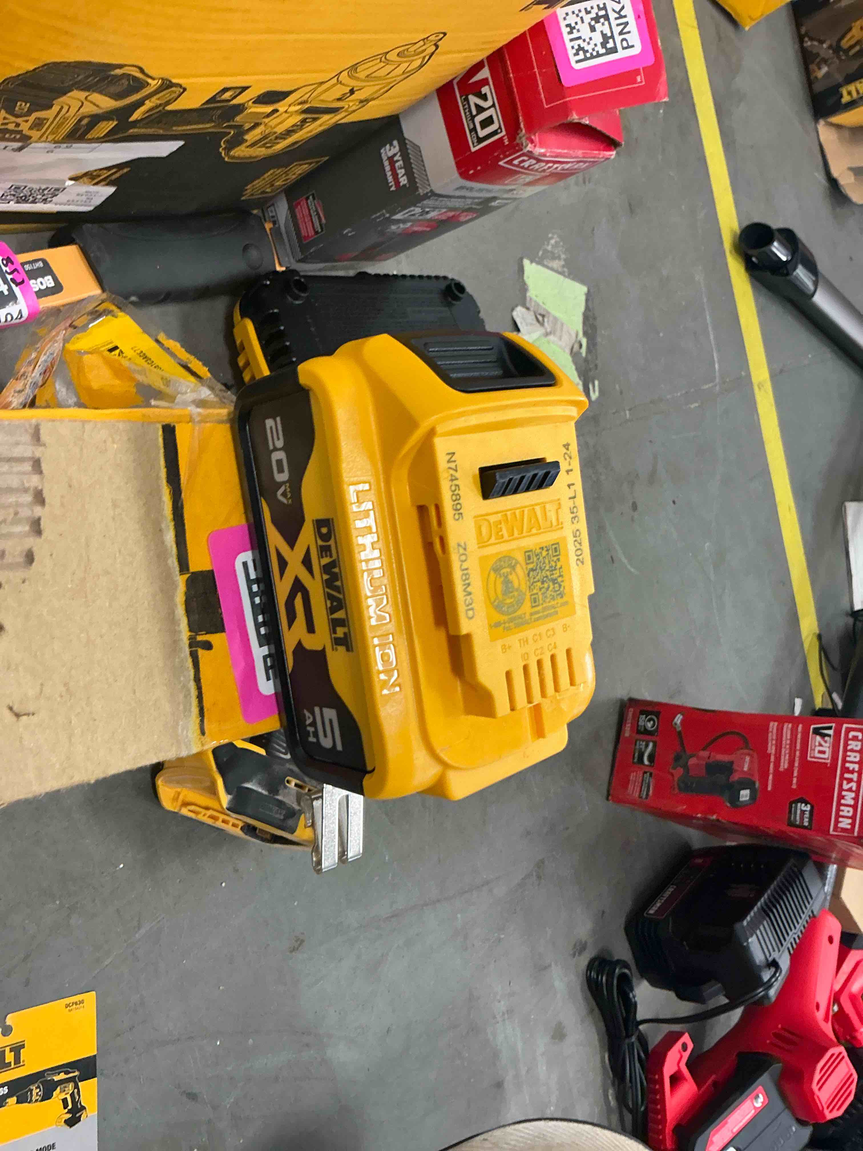 Condition photo showing Good Condition for dewalt 20v max xr battery 5 ah lithium ion