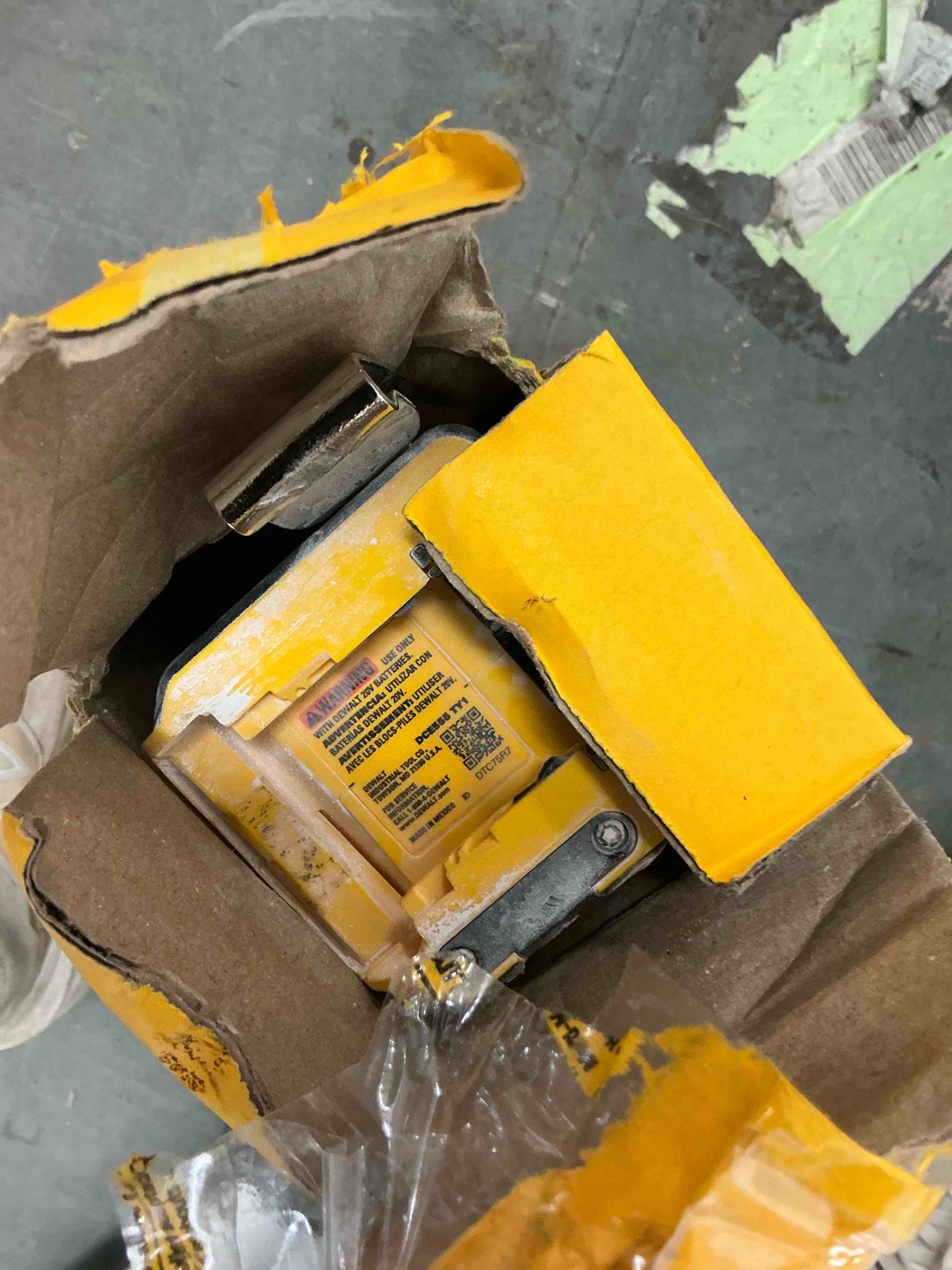 Condition photo showing Good Condition for dewalt dce555b 20v cordless rotary drywall cut-out tool (tool only)