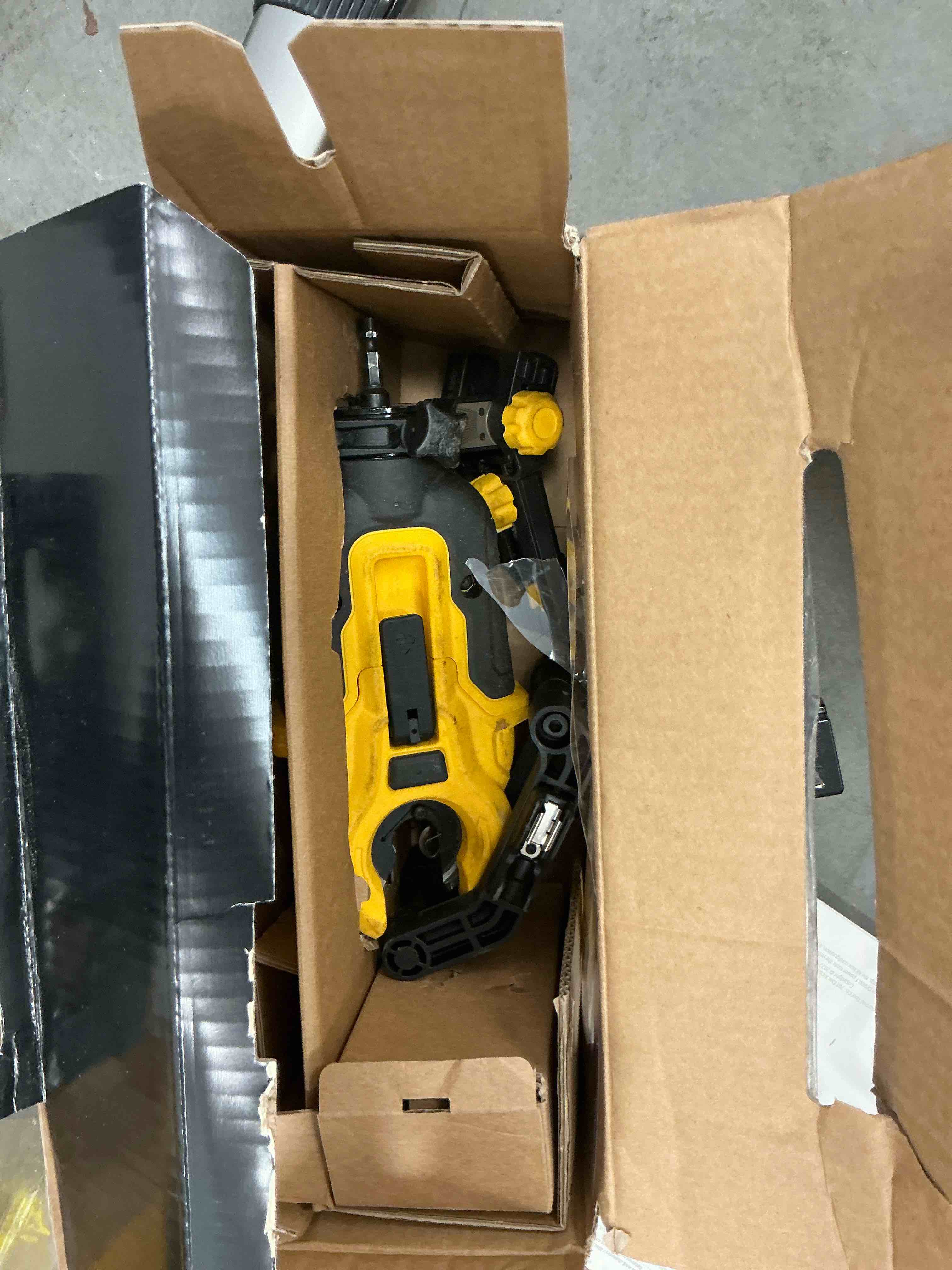 Condition photo showing Good Condition for dewalt dw copper cutter attachment