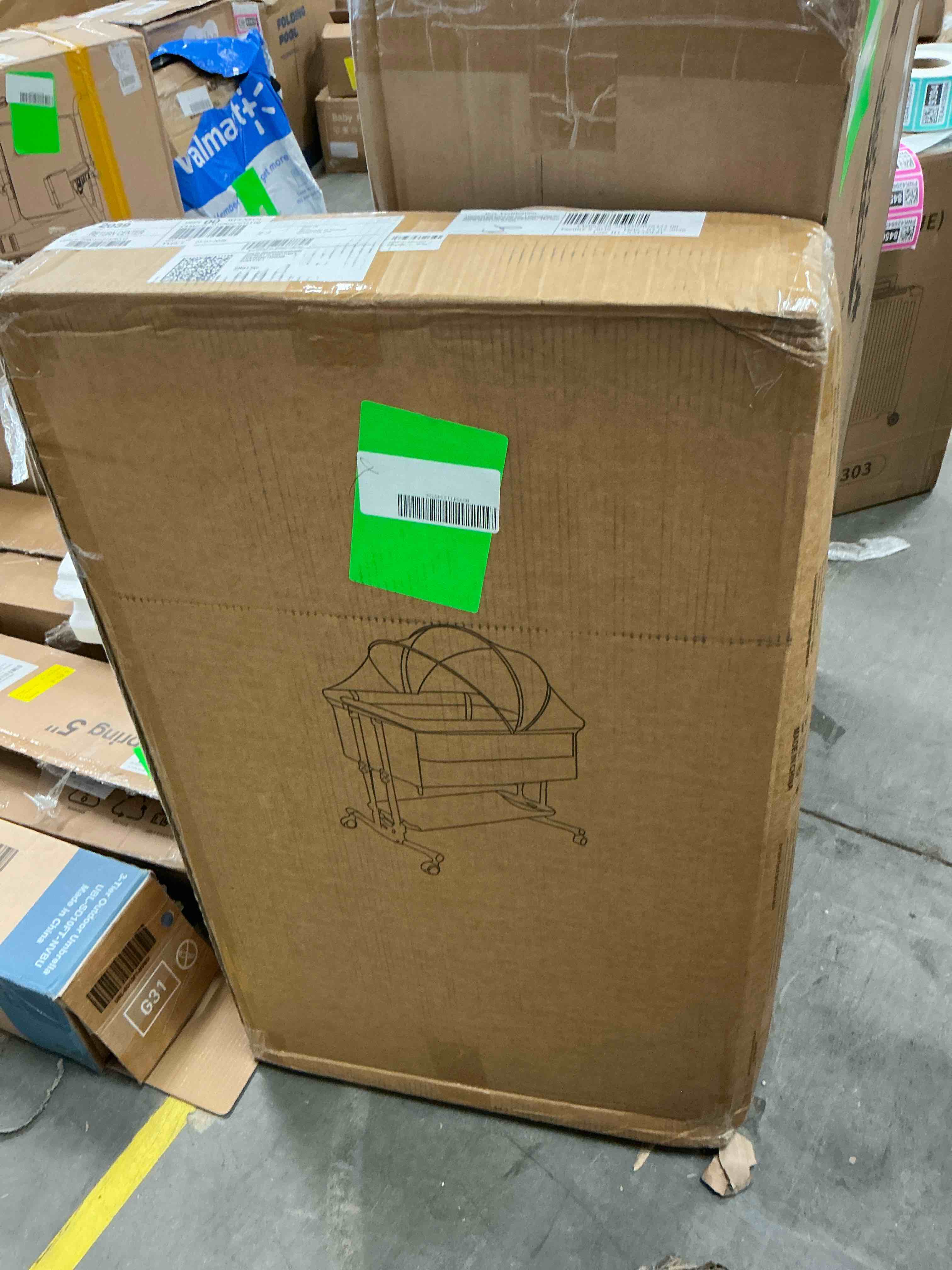 Condition photo showing New/Like New for babyeap baby bassinet bedside sleeper bassinet for 0–5 months infants, unisex, dark gray