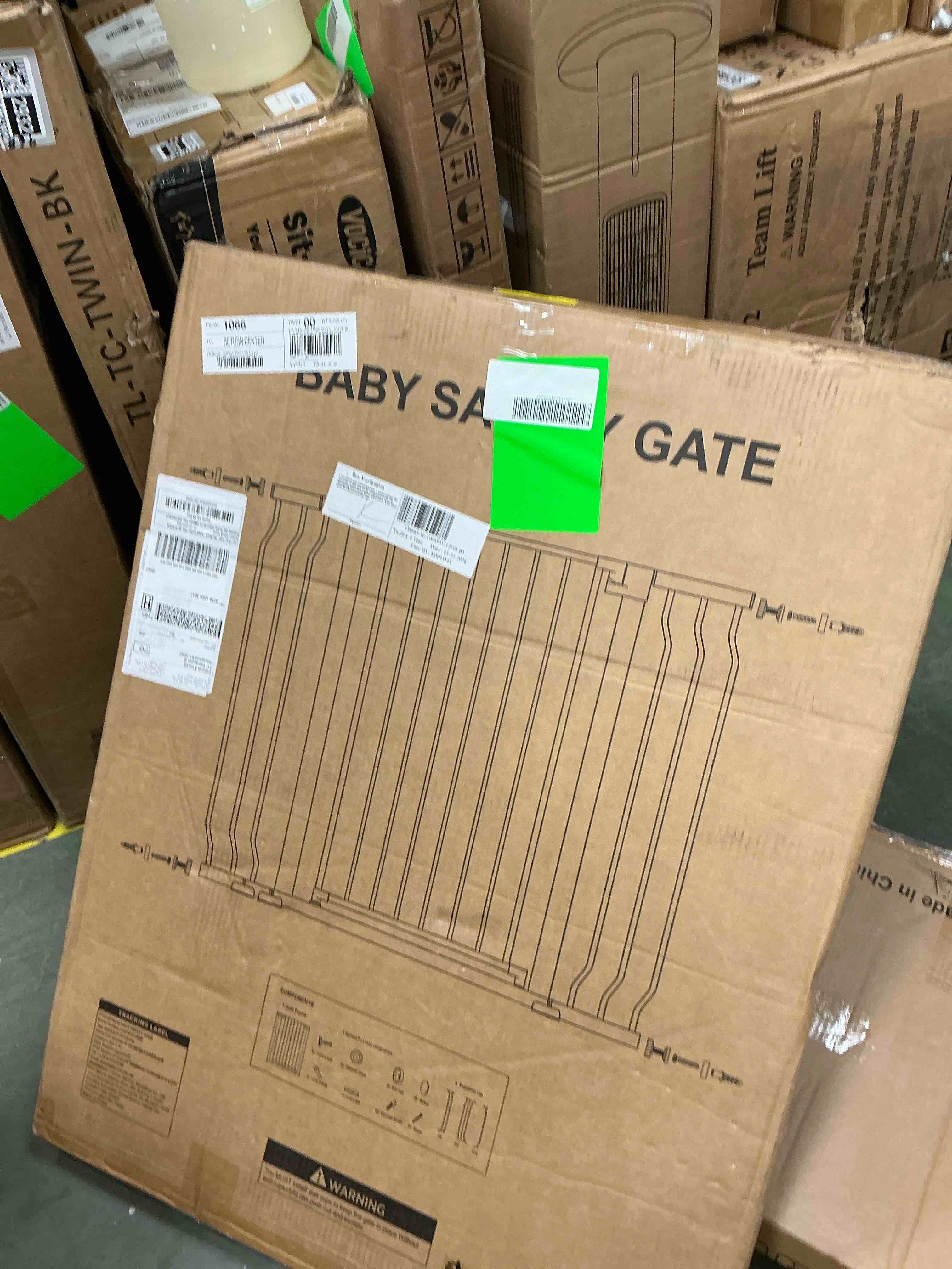Condition photo showing Good Condition for vomeast 36in extra tall baby safety gate,29.93- 48.8in extra wide metal dog gates for stair and doorways,pressure mounted,black