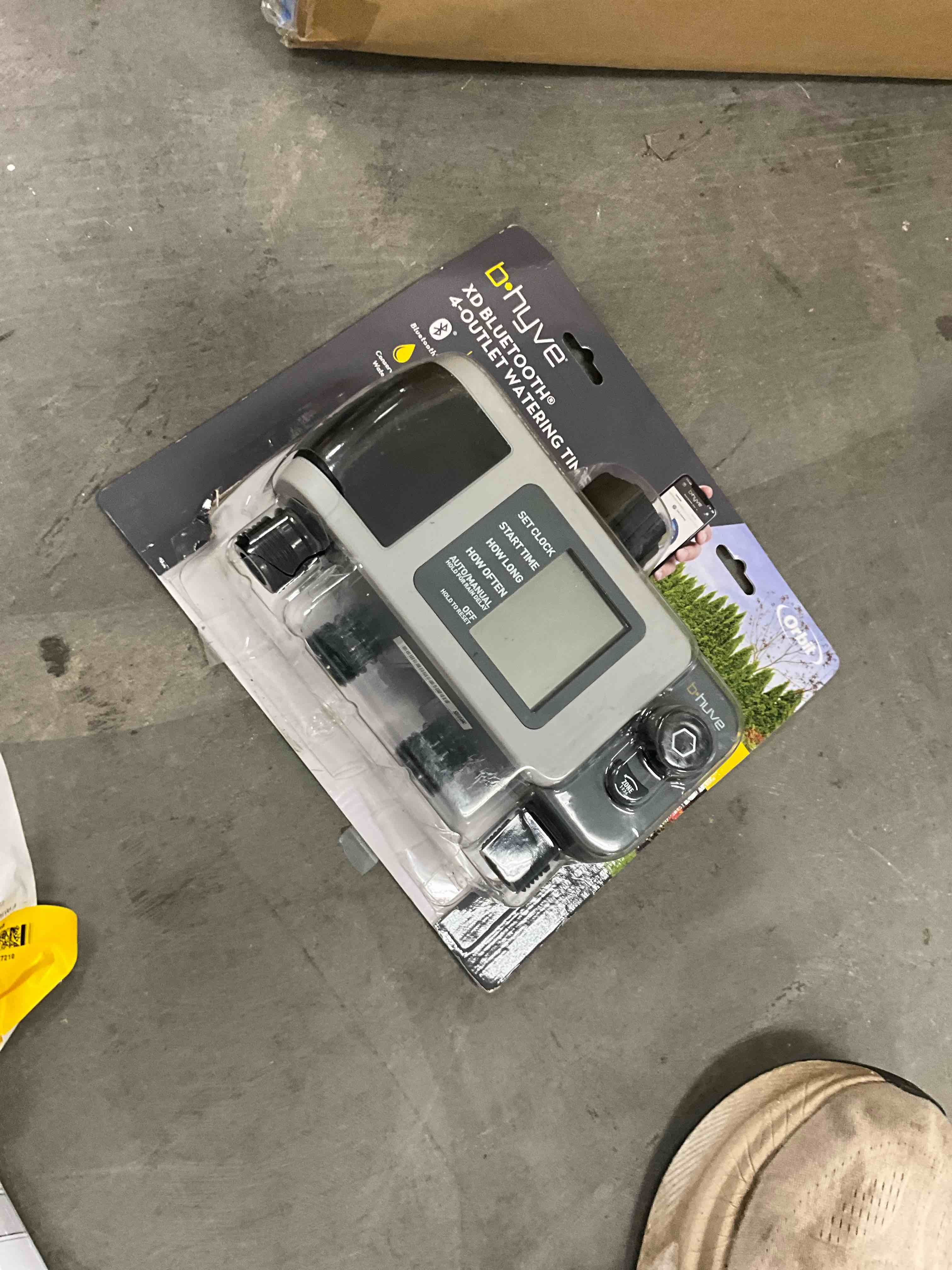 Condition photo showing Good Condition for orbit b-hyve xd smart 4-outlet hose faucet sprinkler timer