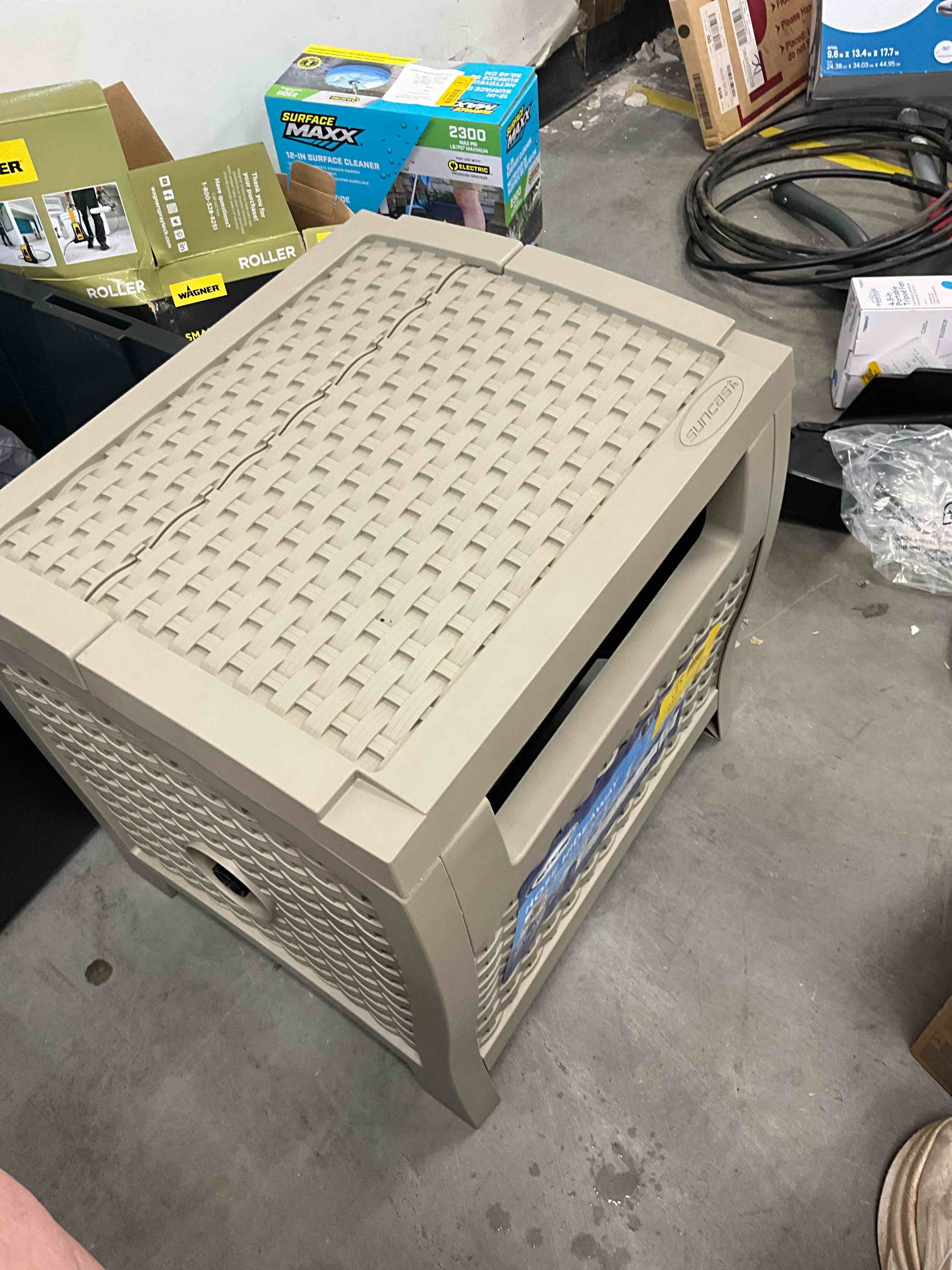 Condition photo showing Good Condition for suncast slide trak hideaway plastic 175-ft container hose reel
