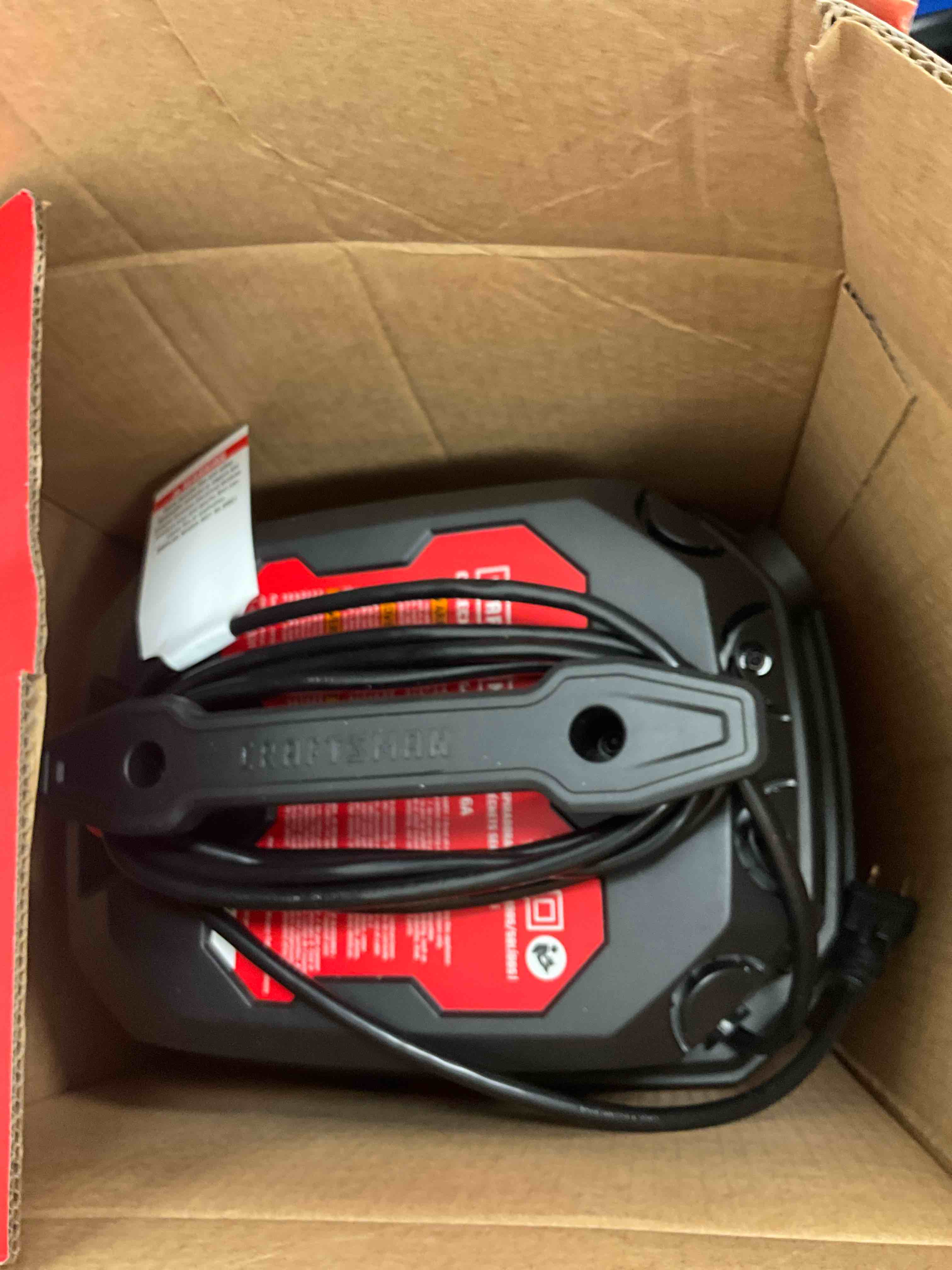 Condition photo showing Good Condition for craftsman 3-gallon 3 hp corded wet/dry shop vacuum