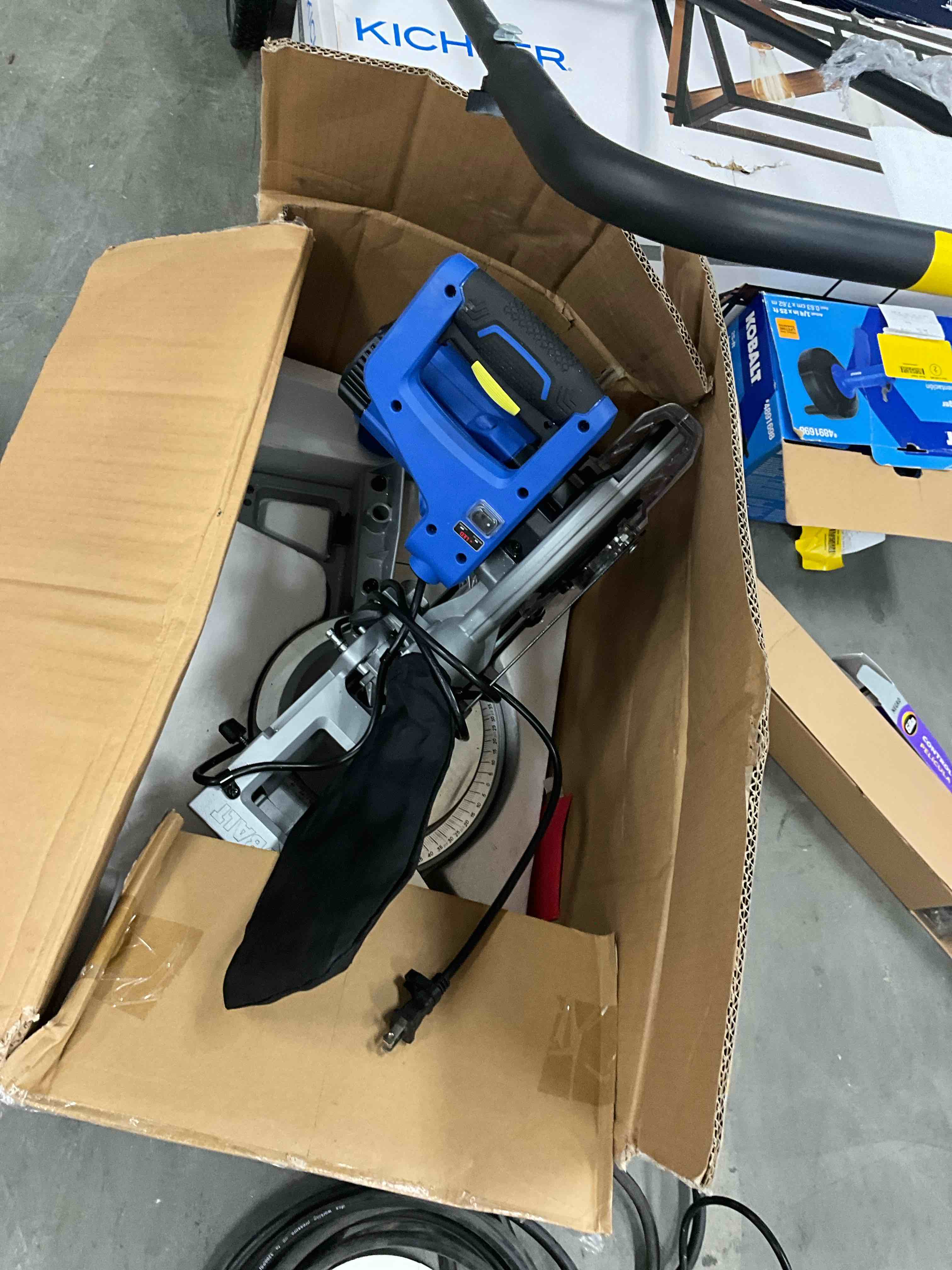 Condition photo showing Good Condition for kobalt compact 7-1/4-in 10-amp single bevel sliding compound corded miter saw