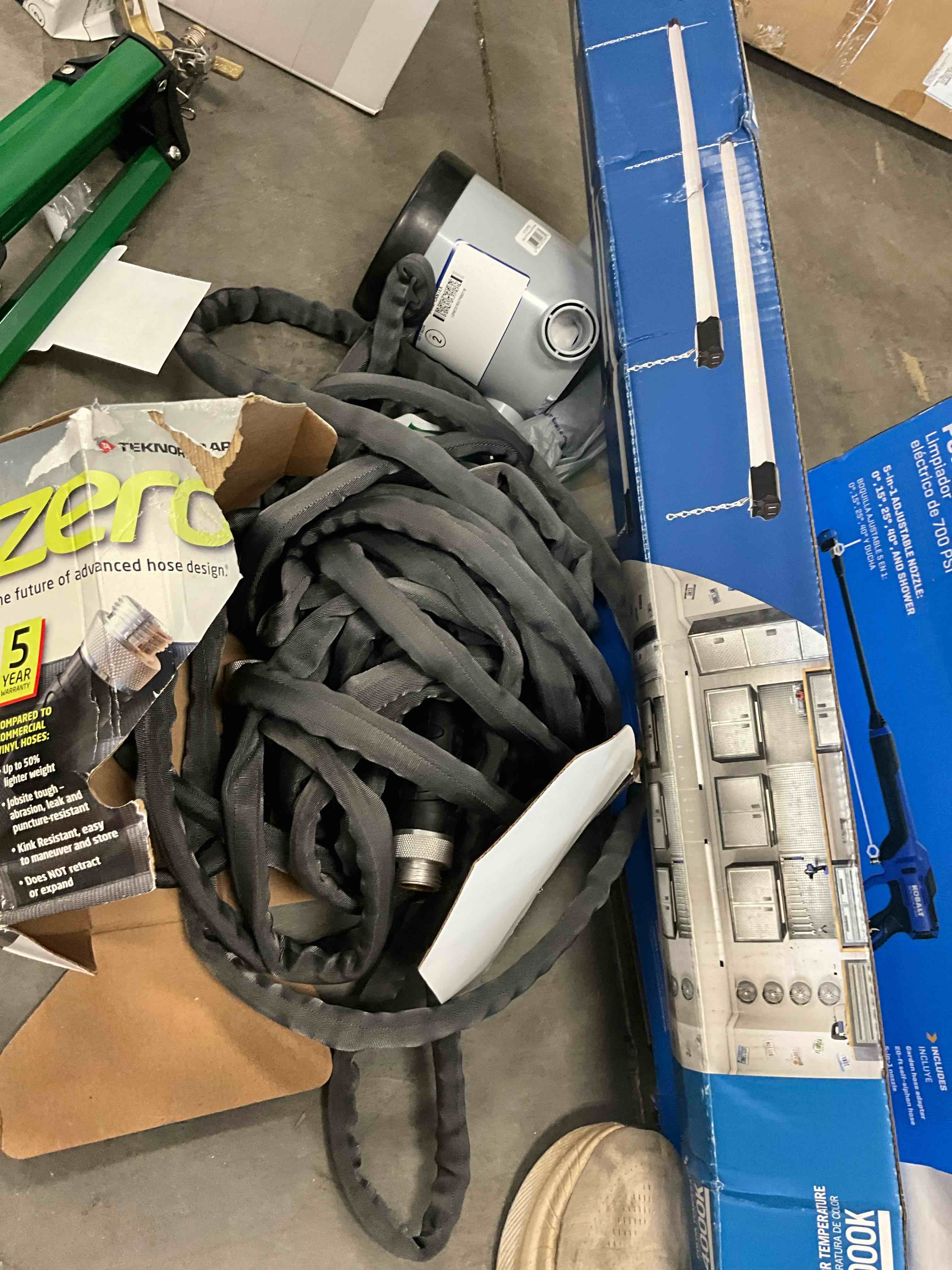 Condition photo showing As Is for teknor 50 ft zero-g tek400150pdq lightweight kink-free garden hose