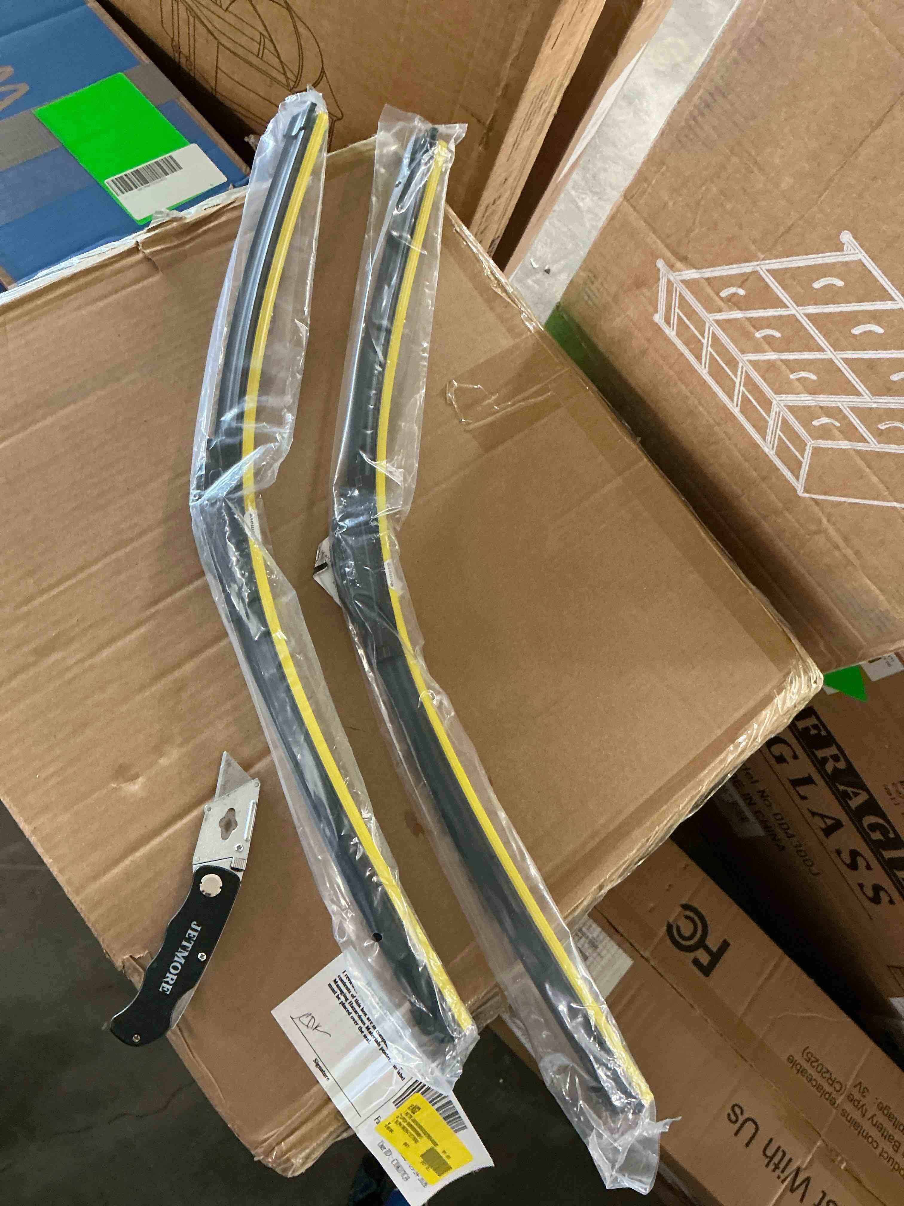 Condition photo showing New/Like New for vyaop windshield wipers replacement ridgeline oem quality all season wiper blades 26" 24" (2 pack)