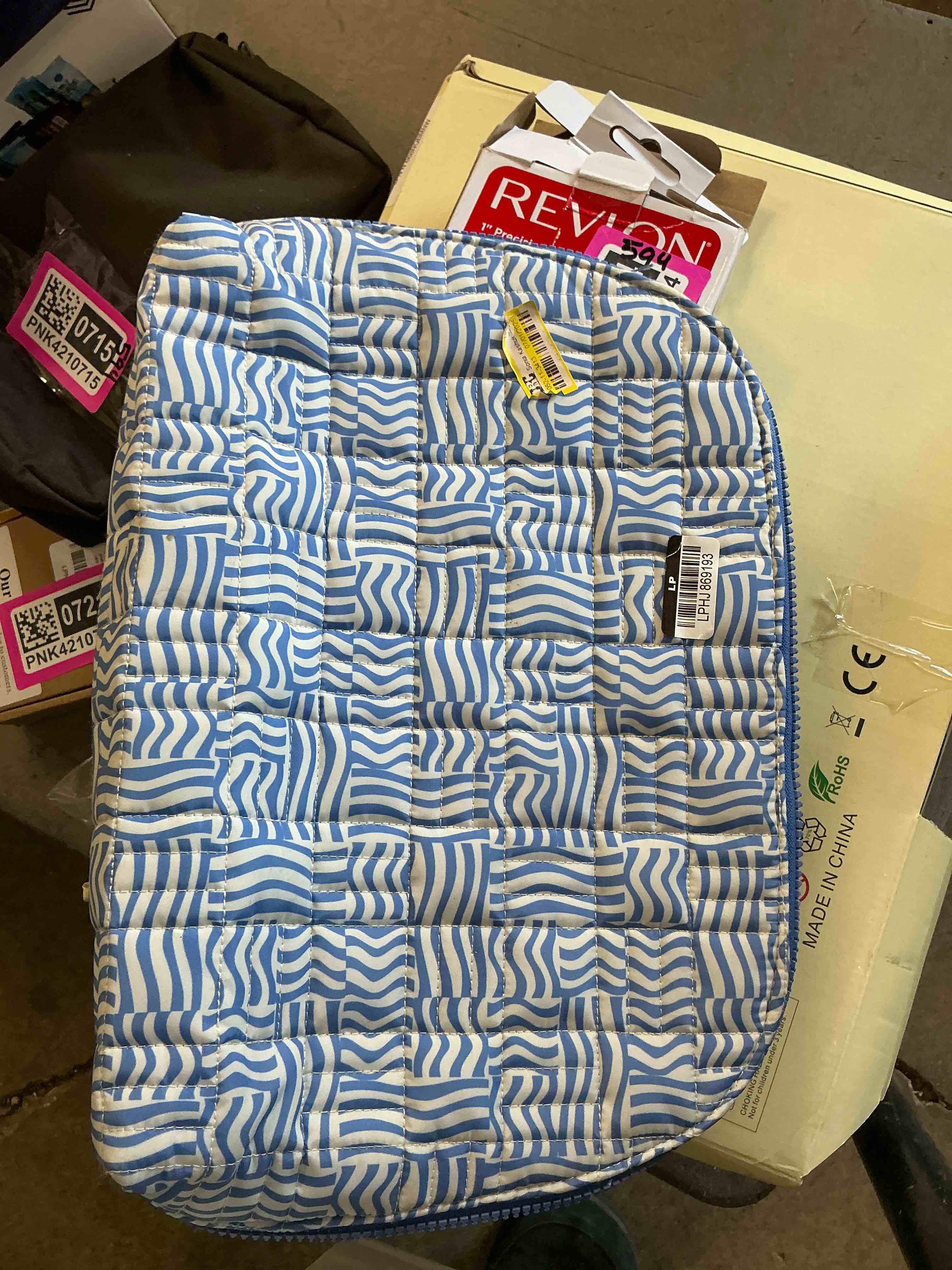 Condition photo showing Good Condition for sonia kashuk makeup bag