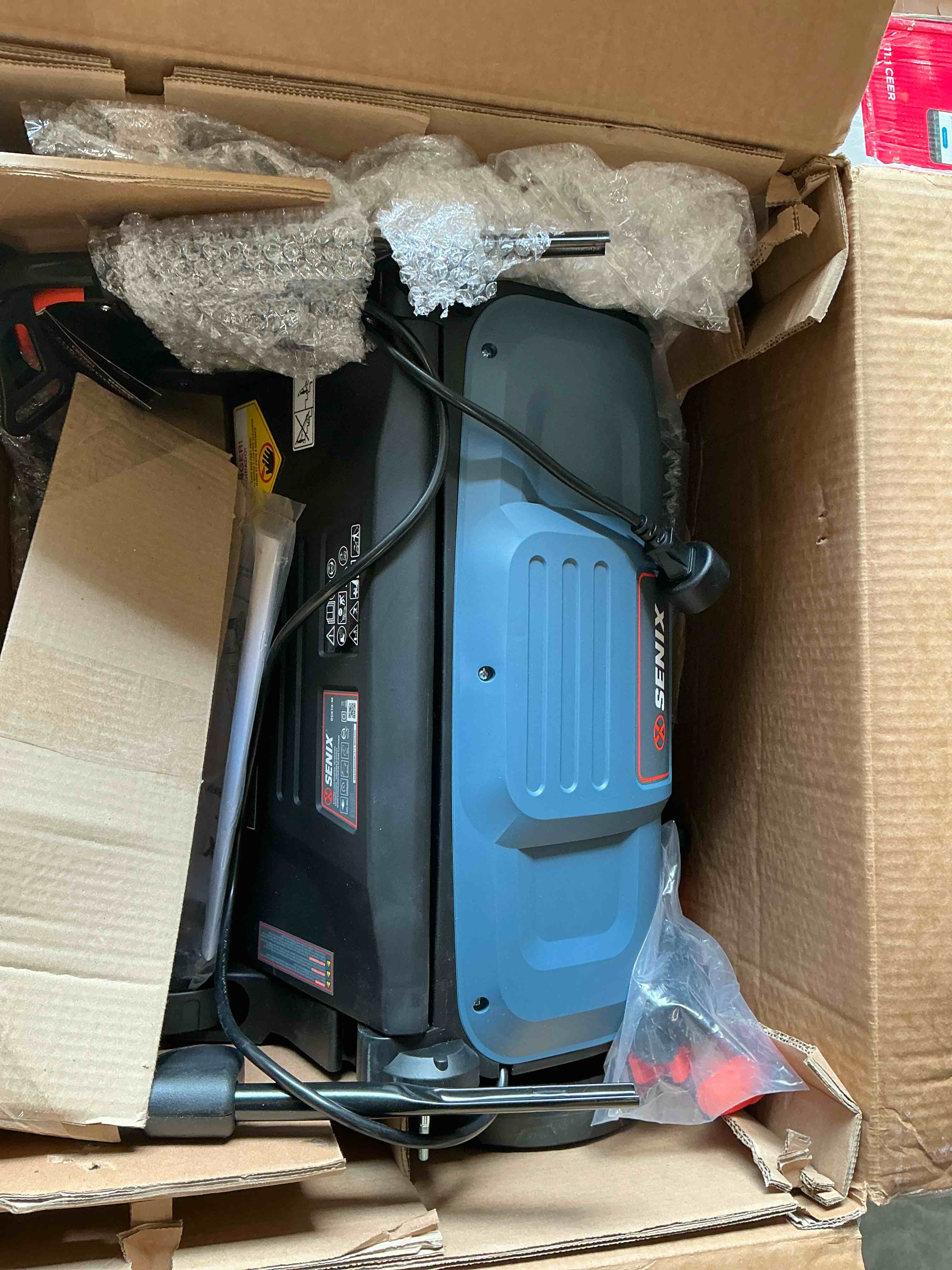 Condition photo showing New/Like New for senix corded dethatcher/scarifier 2 in 1  15  13amp  5-position adjustment with collection bag  sce13-m