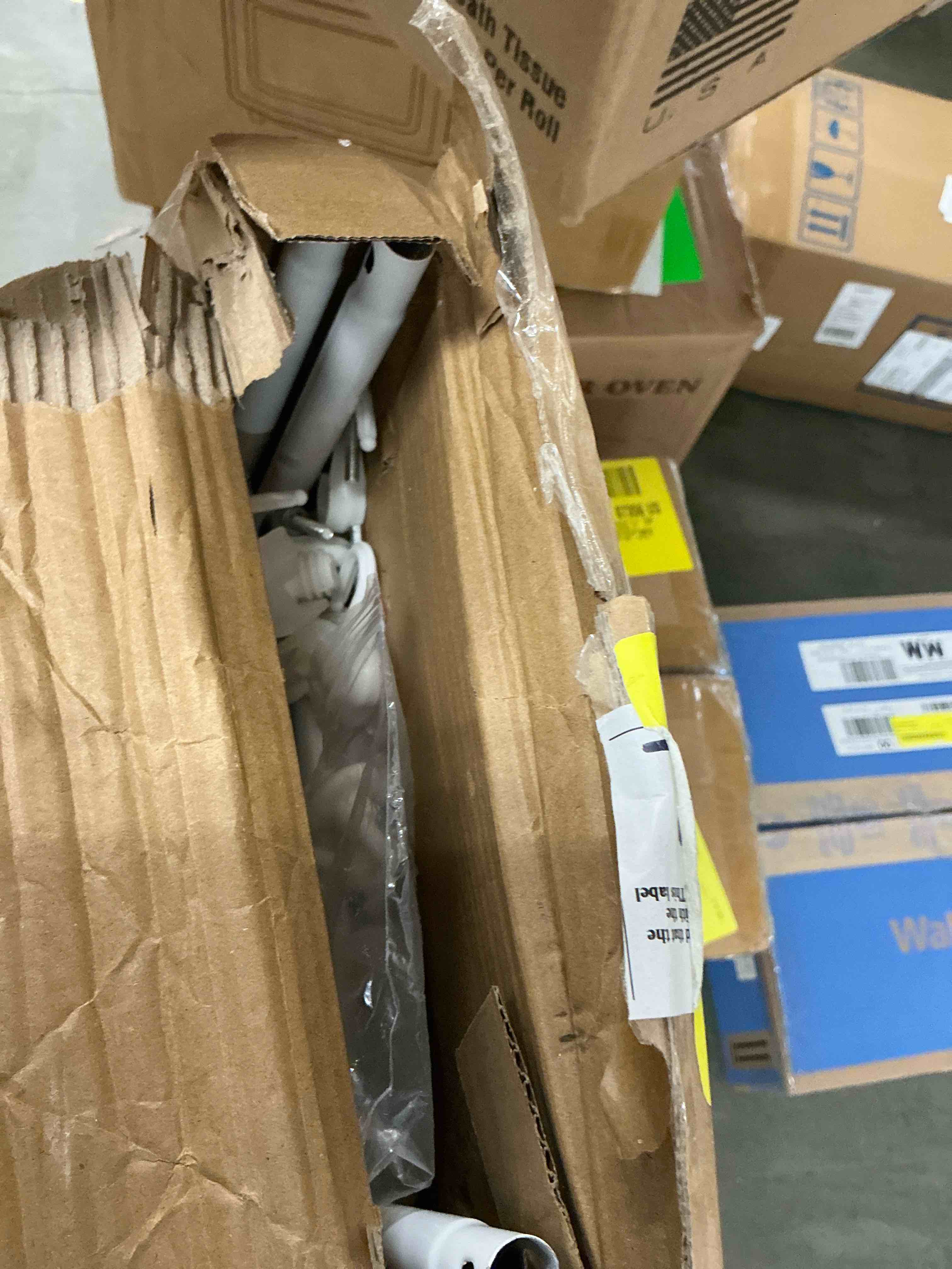 https://s3.amazonaws.com/lotting-images-prod/EmanualPiazza/PNK4211142_1778257928737.jpeg
