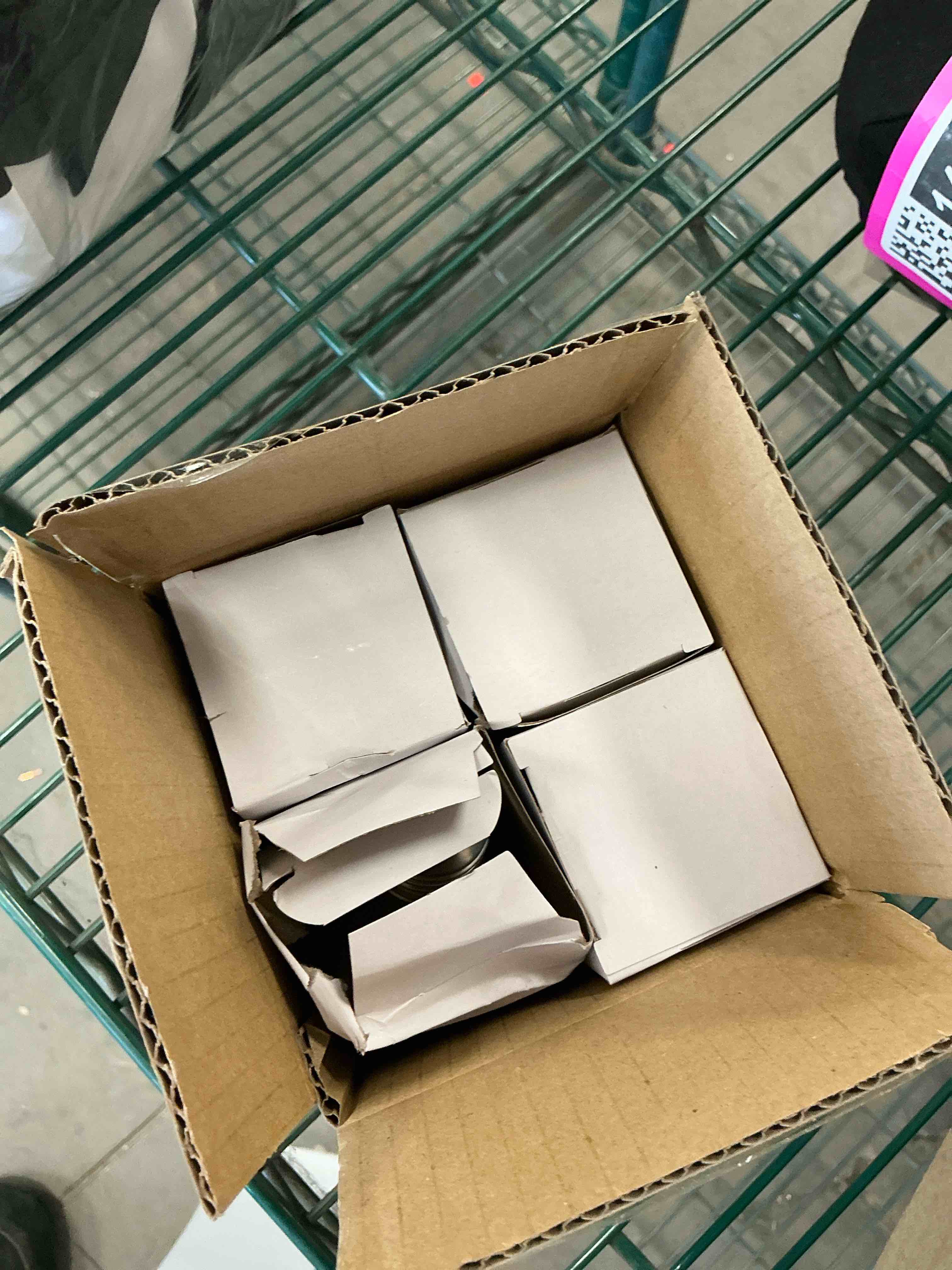 https://s3.amazonaws.com/lotting-images-prod/EmanualPiazza/PNK4211397_1778613171009.jpeg